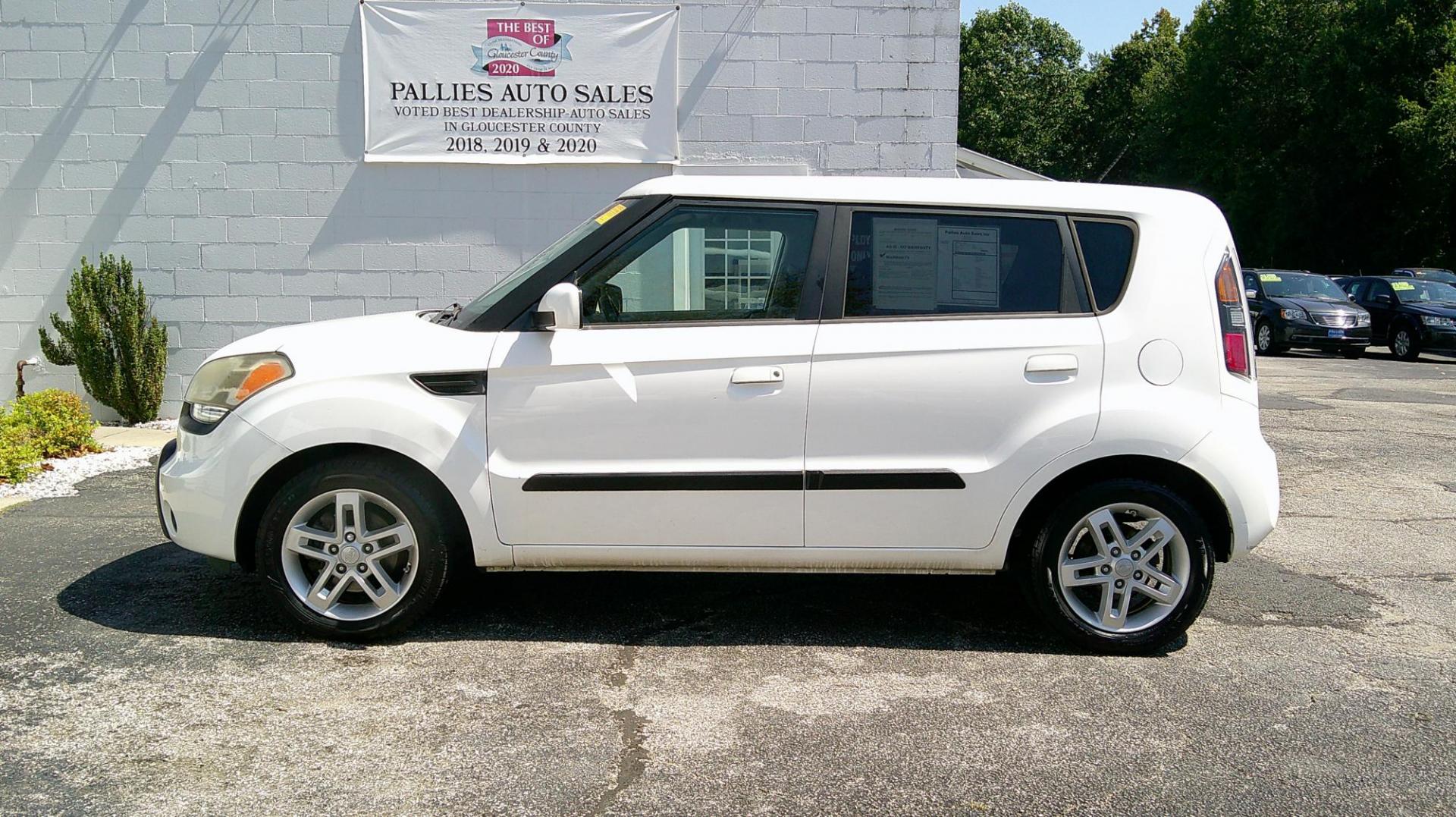 2010 WHITE Kia Soul ! (KNDJT2A22A7) with an 2.0L L4 DOHC 16V engine, located at 540a Delsea Drive, Sewell, NJ, 08080, (987) 867-5309, 39.752560, -75.111206 - Photo#1
