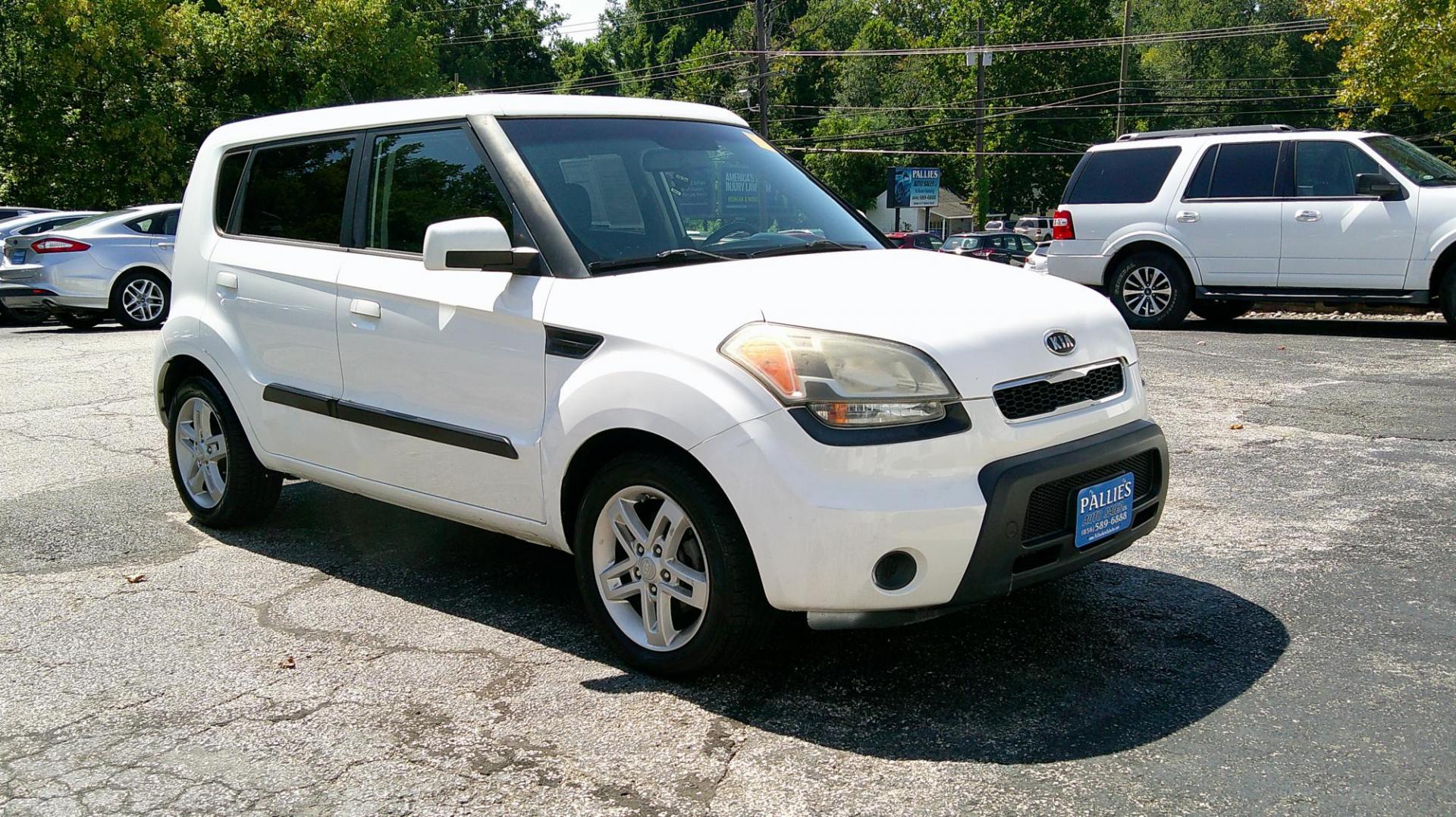 2010 WHITE Kia Soul ! (KNDJT2A22A7) with an 2.0L L4 DOHC 16V engine, located at 540a Delsea Drive, Sewell, NJ, 08080, (987) 867-5309, 39.752560, -75.111206 - Photo#7