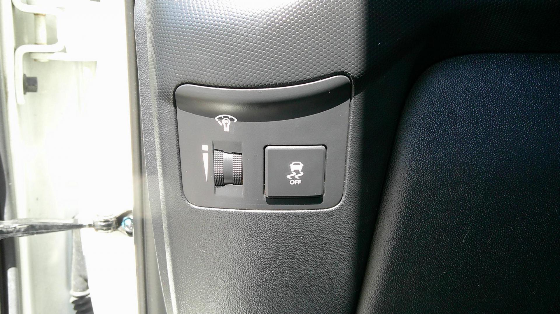 2010 WHITE Kia Soul ! (KNDJT2A22A7) with an 2.0L L4 DOHC 16V engine, located at 540a Delsea Drive, Sewell, NJ, 08080, (987) 867-5309, 39.752560, -75.111206 - Photo#18