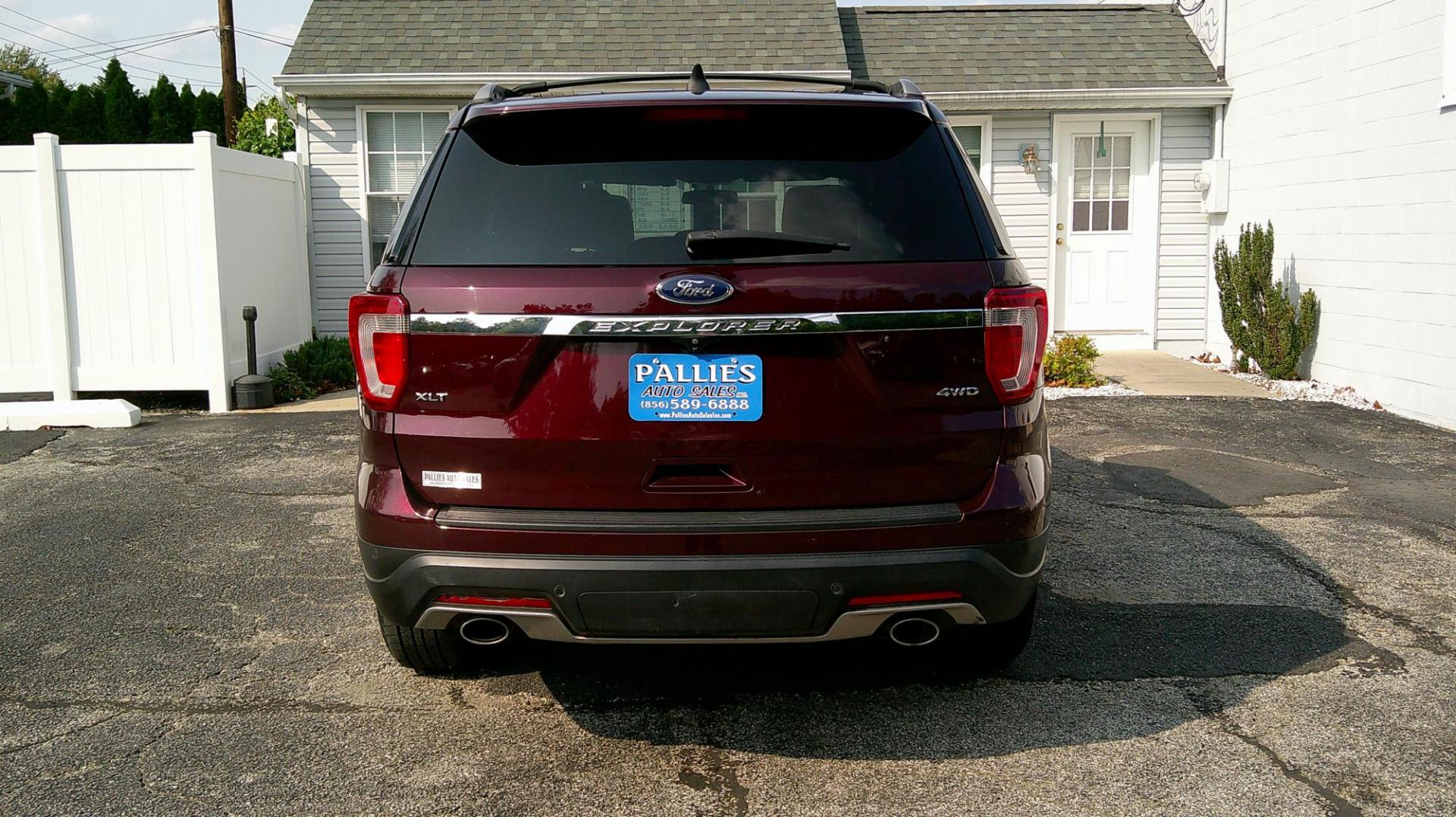 2018 RED Ford Explorer XLT 4WD (1FM5K8D8XJG) with an 3.5L V6 DOHC 24V engine, 6A transmission, located at 540a Delsea Drive, Sewell, NJ, 08080, (987) 867-5309, 39.752560, -75.111206 - Photo#3