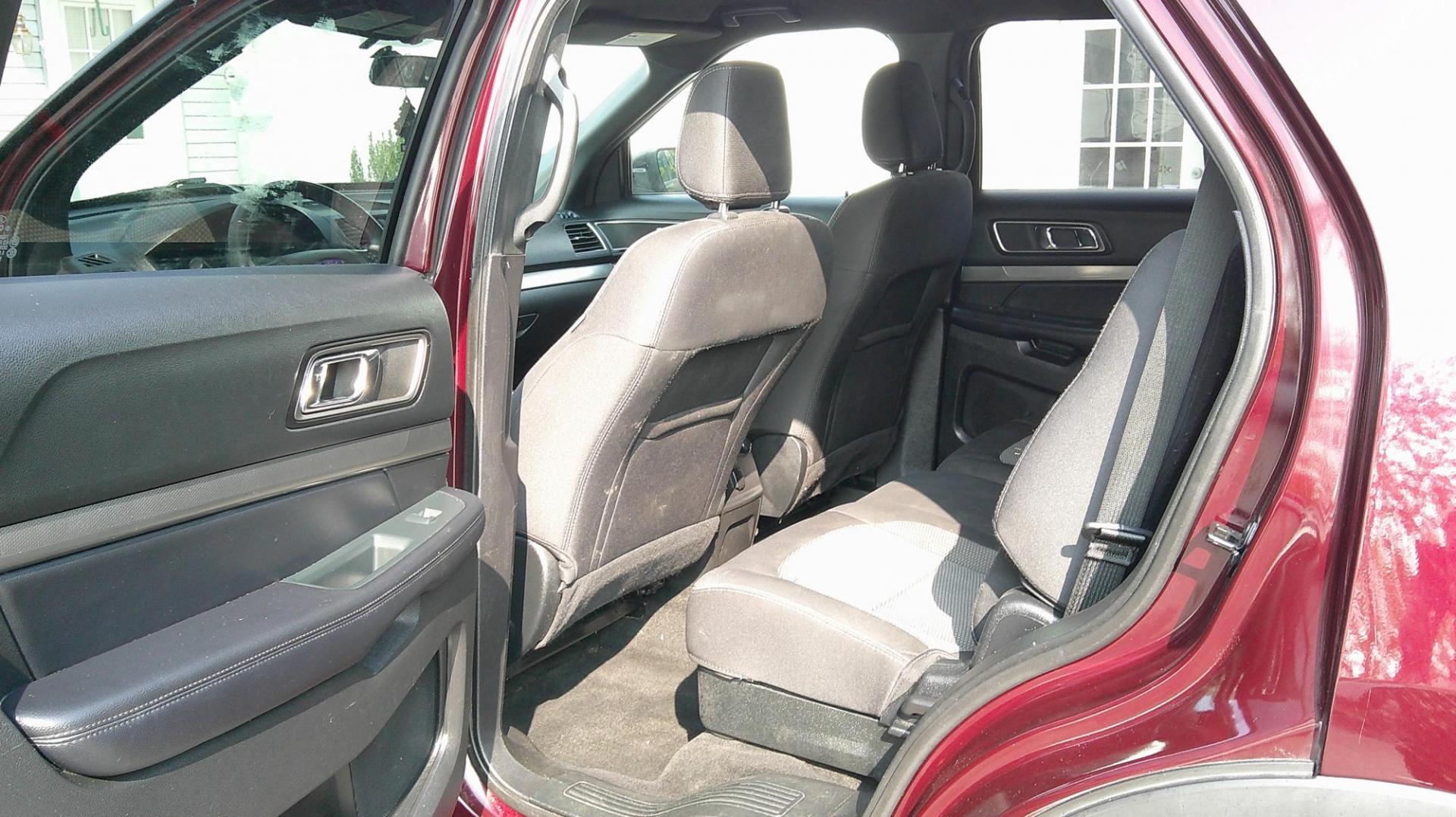 2018 RED Ford Explorer XLT 4WD (1FM5K8D8XJG) with an 3.5L V6 DOHC 24V engine, 6A transmission, located at 540a Delsea Drive, Sewell, NJ, 08080, (987) 867-5309, 39.752560, -75.111206 - Photo#14