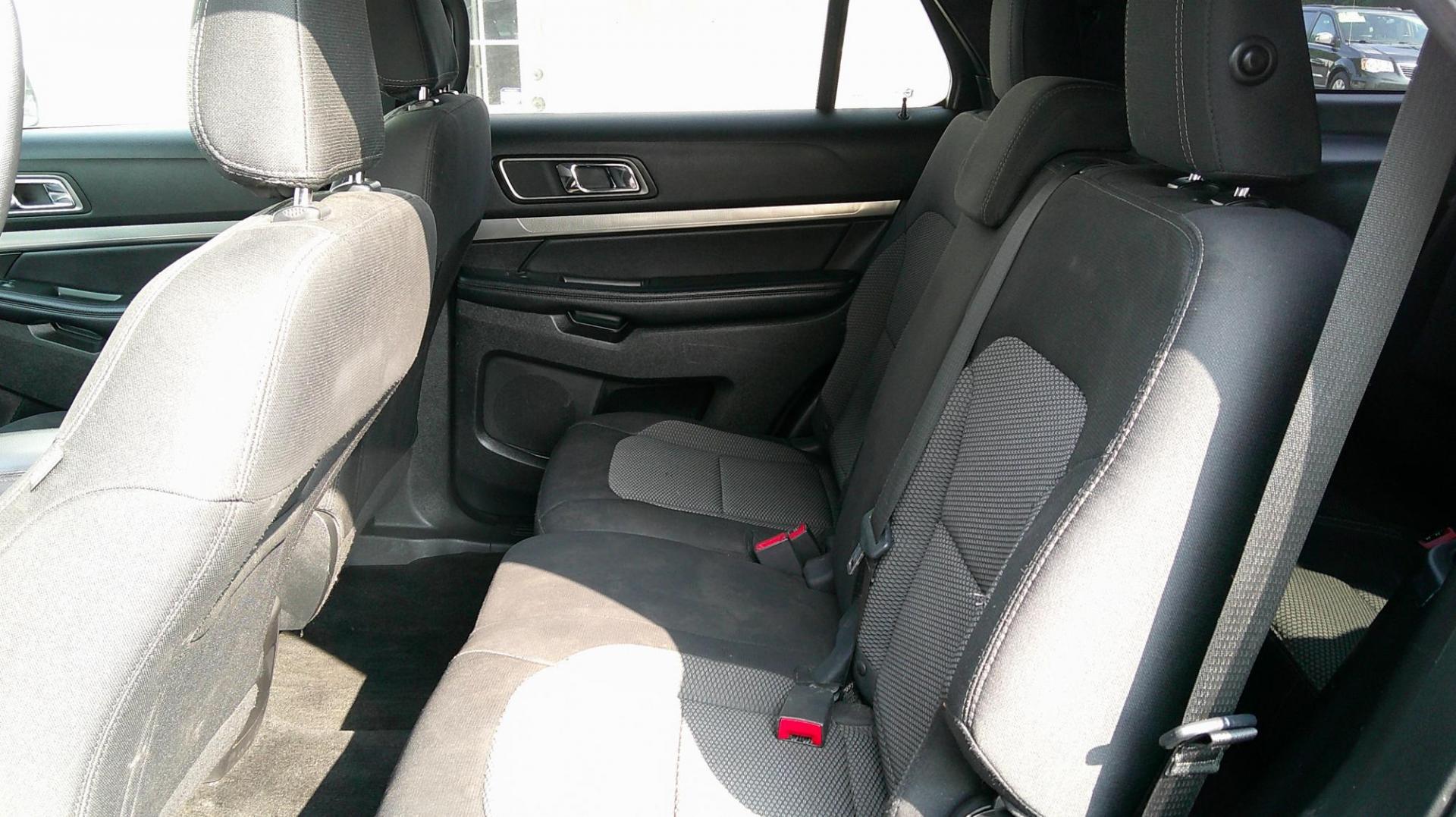 2018 RED Ford Explorer XLT 4WD (1FM5K8D8XJG) with an 3.5L V6 DOHC 24V engine, 6A transmission, located at 540a Delsea Drive, Sewell, NJ, 08080, (987) 867-5309, 39.752560, -75.111206 - Photo#16