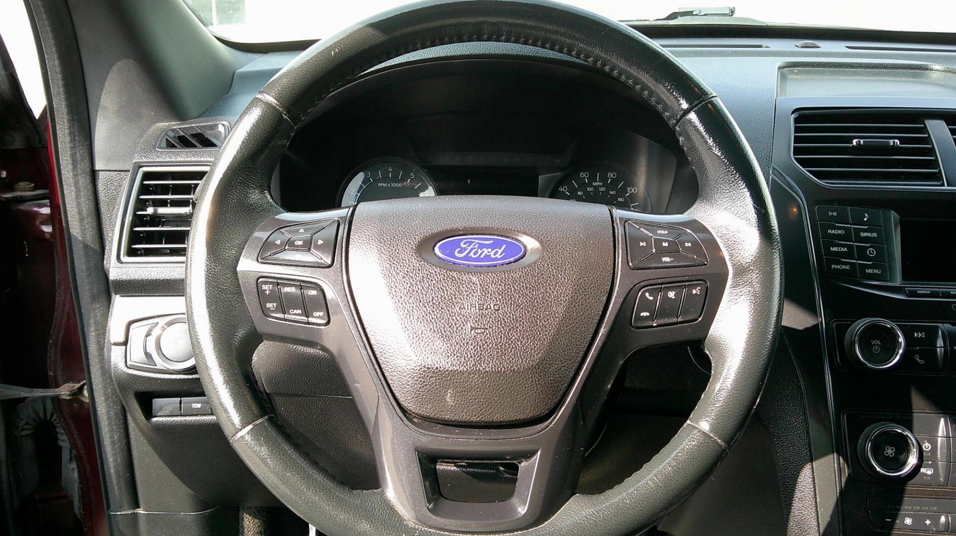 2018 RED Ford Explorer XLT 4WD (1FM5K8D8XJG) with an 3.5L V6 DOHC 24V engine, 6A transmission, located at 540a Delsea Drive, Sewell, NJ, 08080, (987) 867-5309, 39.752560, -75.111206 - Photo#18