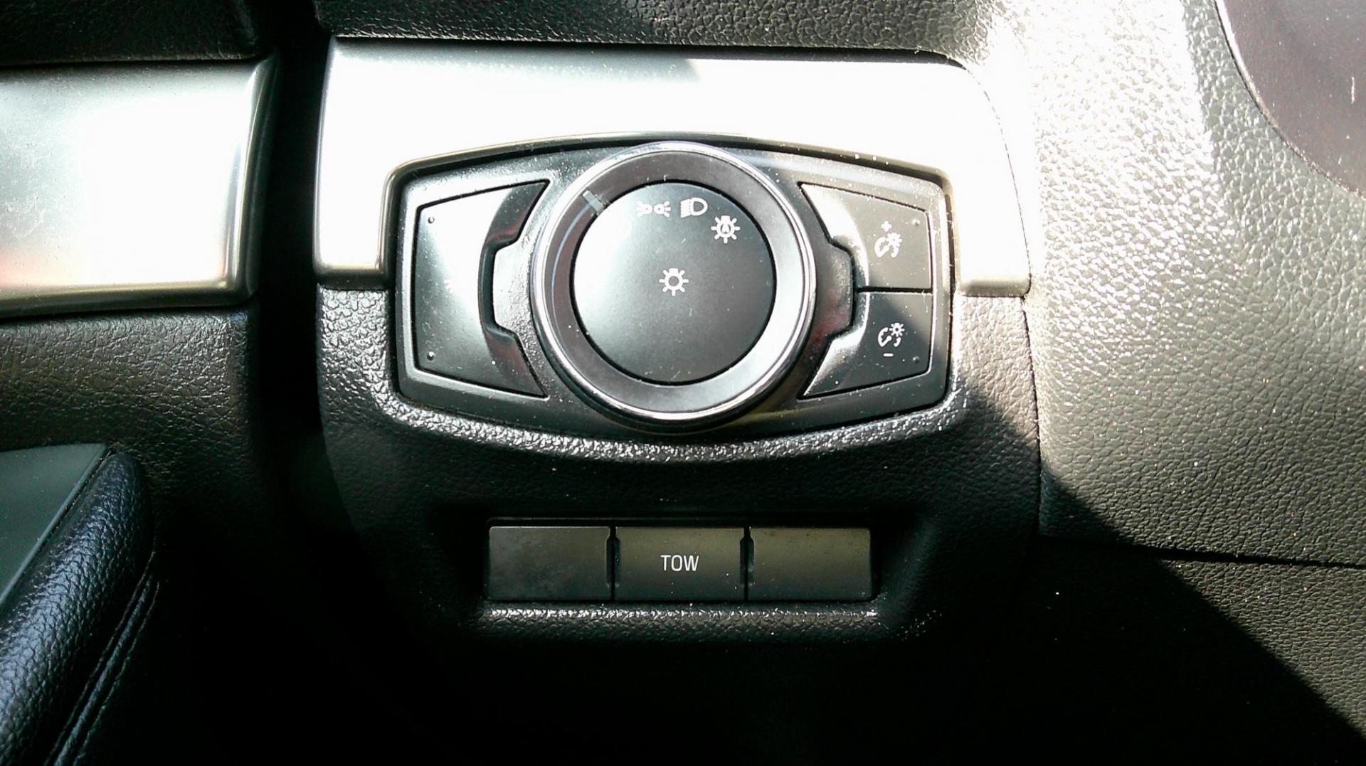 2018 RED Ford Explorer XLT 4WD (1FM5K8D8XJG) with an 3.5L V6 DOHC 24V engine, 6A transmission, located at 540a Delsea Drive, Sewell, NJ, 08080, (987) 867-5309, 39.752560, -75.111206 - Photo#24