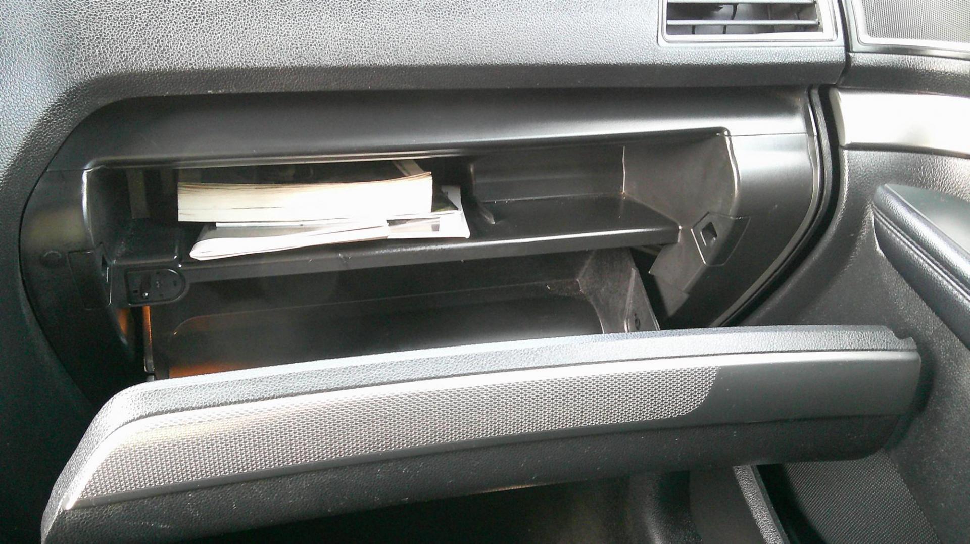 2018 RED Ford Explorer XLT 4WD (1FM5K8D8XJG) with an 3.5L V6 DOHC 24V engine, 6A transmission, located at 540a Delsea Drive, Sewell, NJ, 08080, (987) 867-5309, 39.752560, -75.111206 - Photo#25