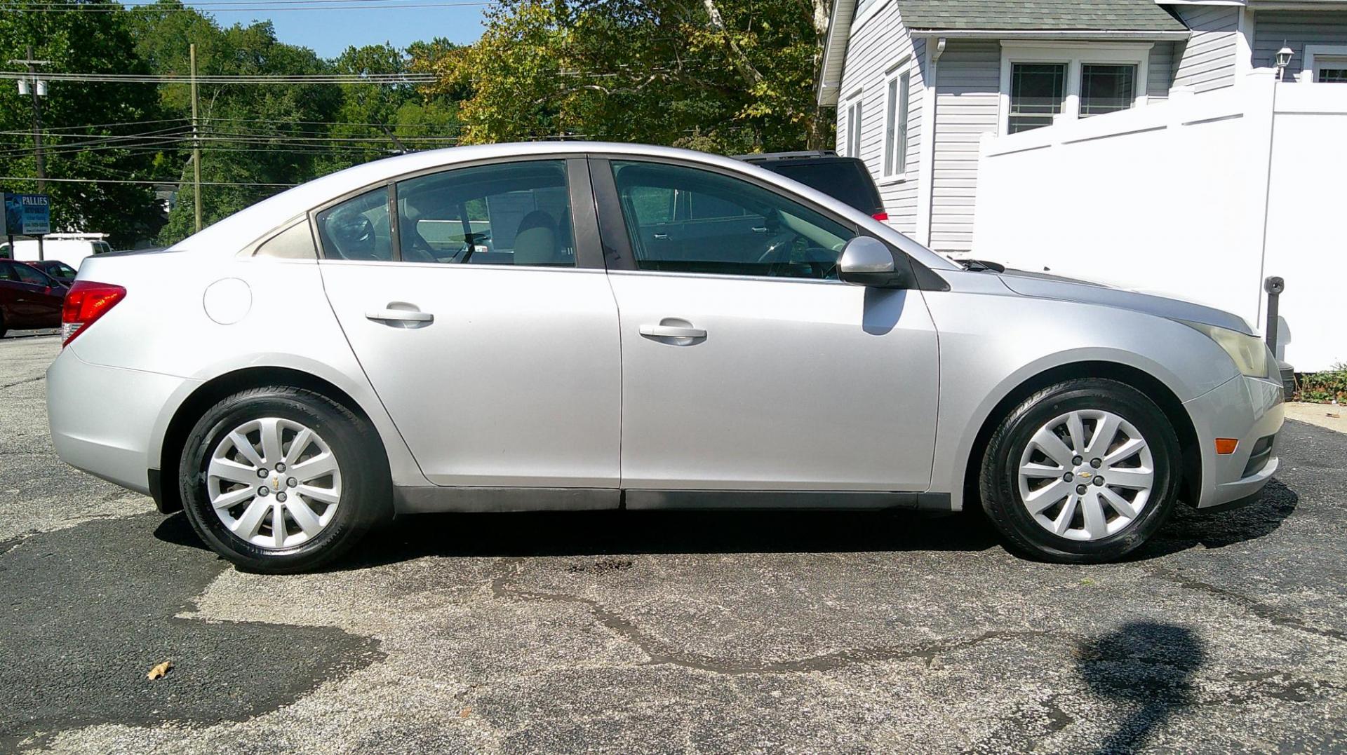 2011 SILVER Chevrolet Cruze 1LT (1G1PF5S91B7) with an 1.4L L4 DOHC 16V TURBO engine, 6-Speed Manual transmission, located at 540a Delsea Drive, Sewell, NJ, 08080, (987) 867-5309, 39.752560, -75.111206 - Photo#7