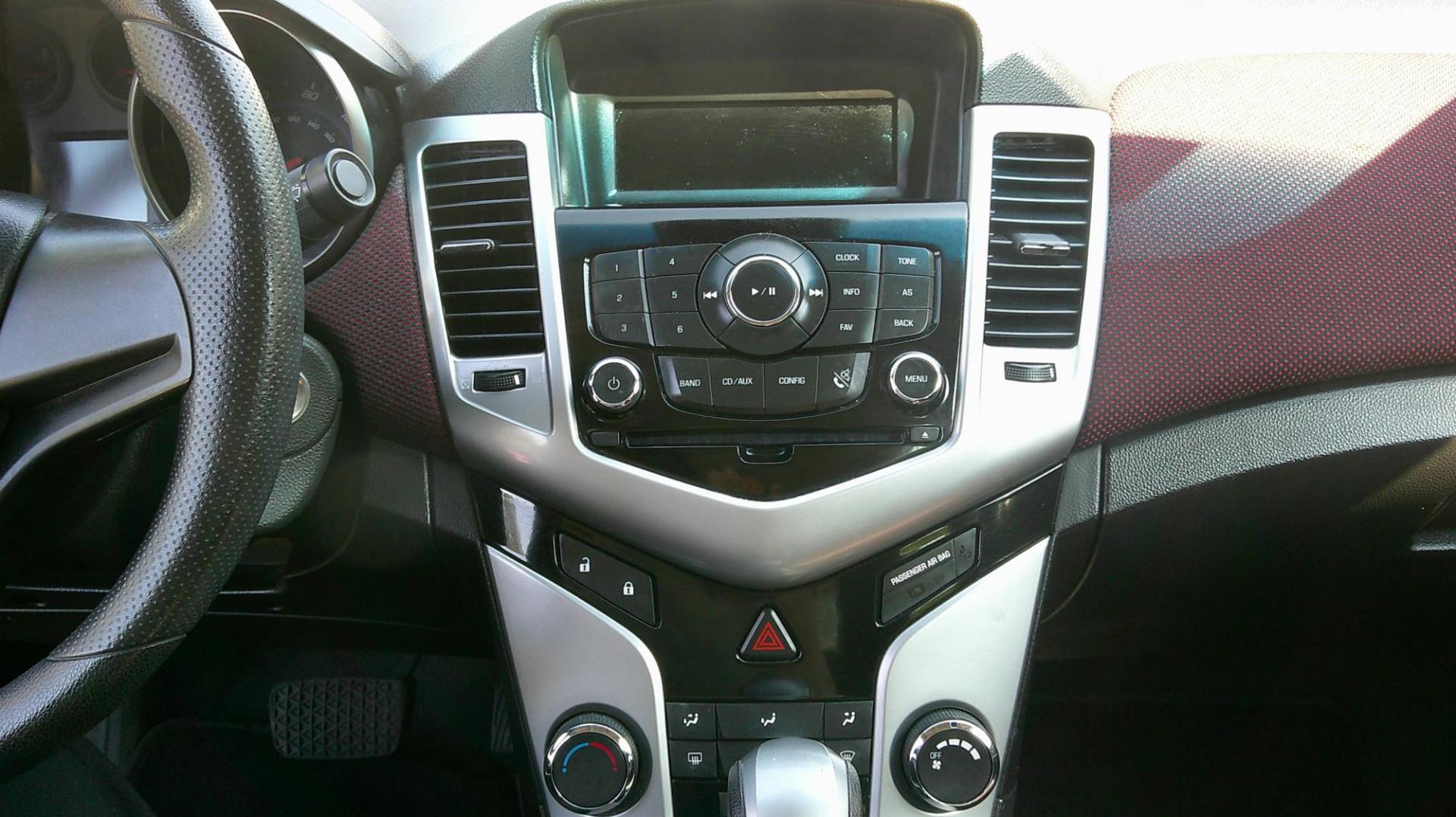 2011 SILVER Chevrolet Cruze 1LT (1G1PF5S91B7) with an 1.4L L4 DOHC 16V TURBO engine, 6-Speed Manual transmission, located at 540a Delsea Drive, Sewell, NJ, 08080, (987) 867-5309, 39.752560, -75.111206 - Photo#18