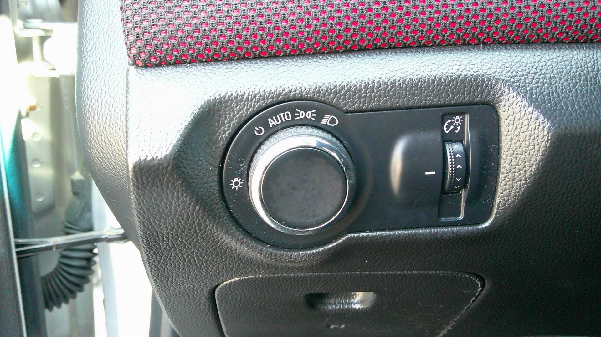 2011 SILVER Chevrolet Cruze 1LT (1G1PF5S91B7) with an 1.4L L4 DOHC 16V TURBO engine, 6-Speed Manual transmission, located at 540a Delsea Drive, Sewell, NJ, 08080, (987) 867-5309, 39.752560, -75.111206 - Photo#20