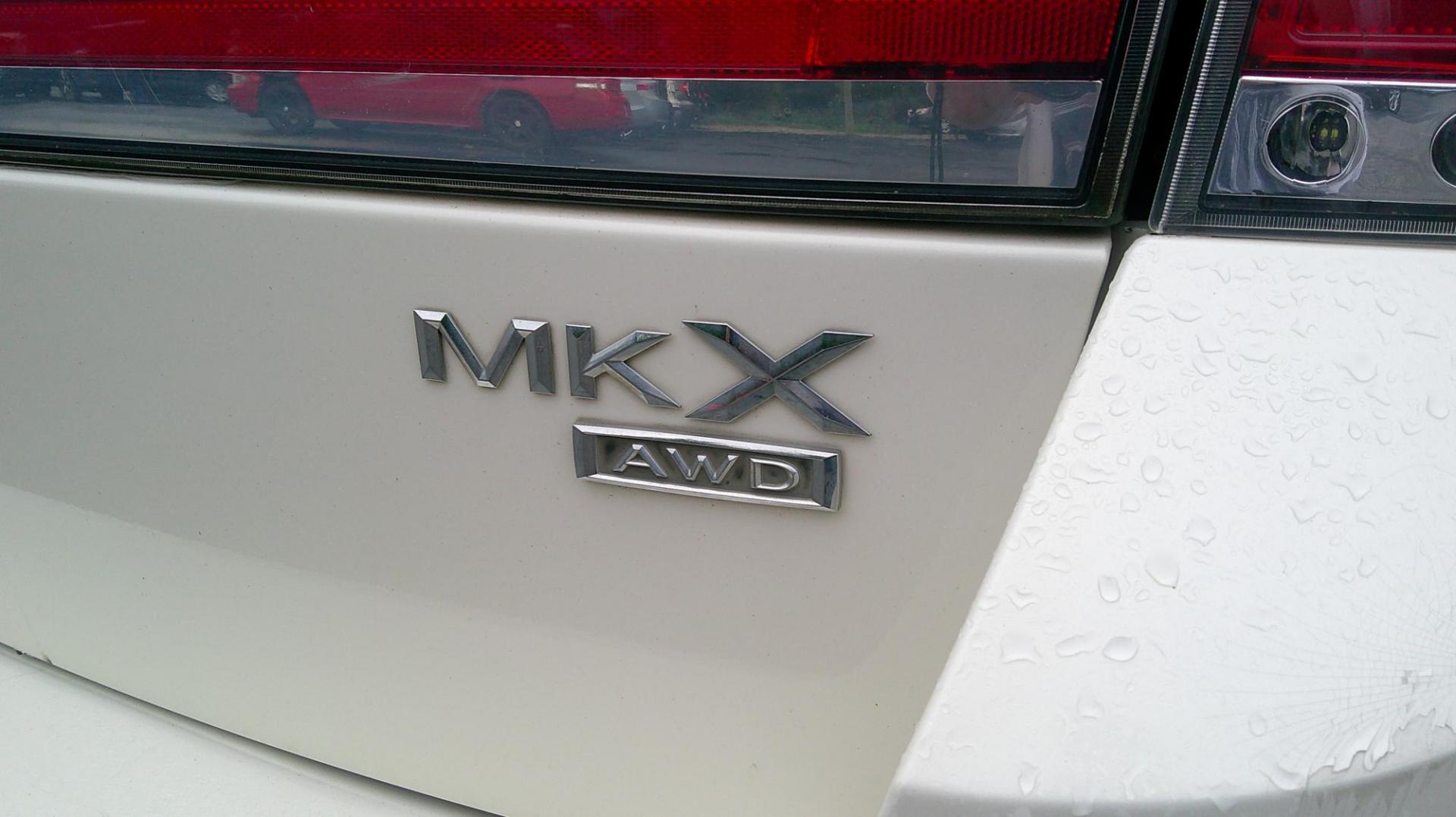 2008 WHITE Lincoln MKX AWD (2LMDU88C38B) with an 3.5L V6 DOHC 24V engine, 6-Speed Automatic Overdrive transmission, located at 540a Delsea Drive, Sewell, NJ, 08080, (987) 867-5309, 39.752560, -75.111206 - Photo#5