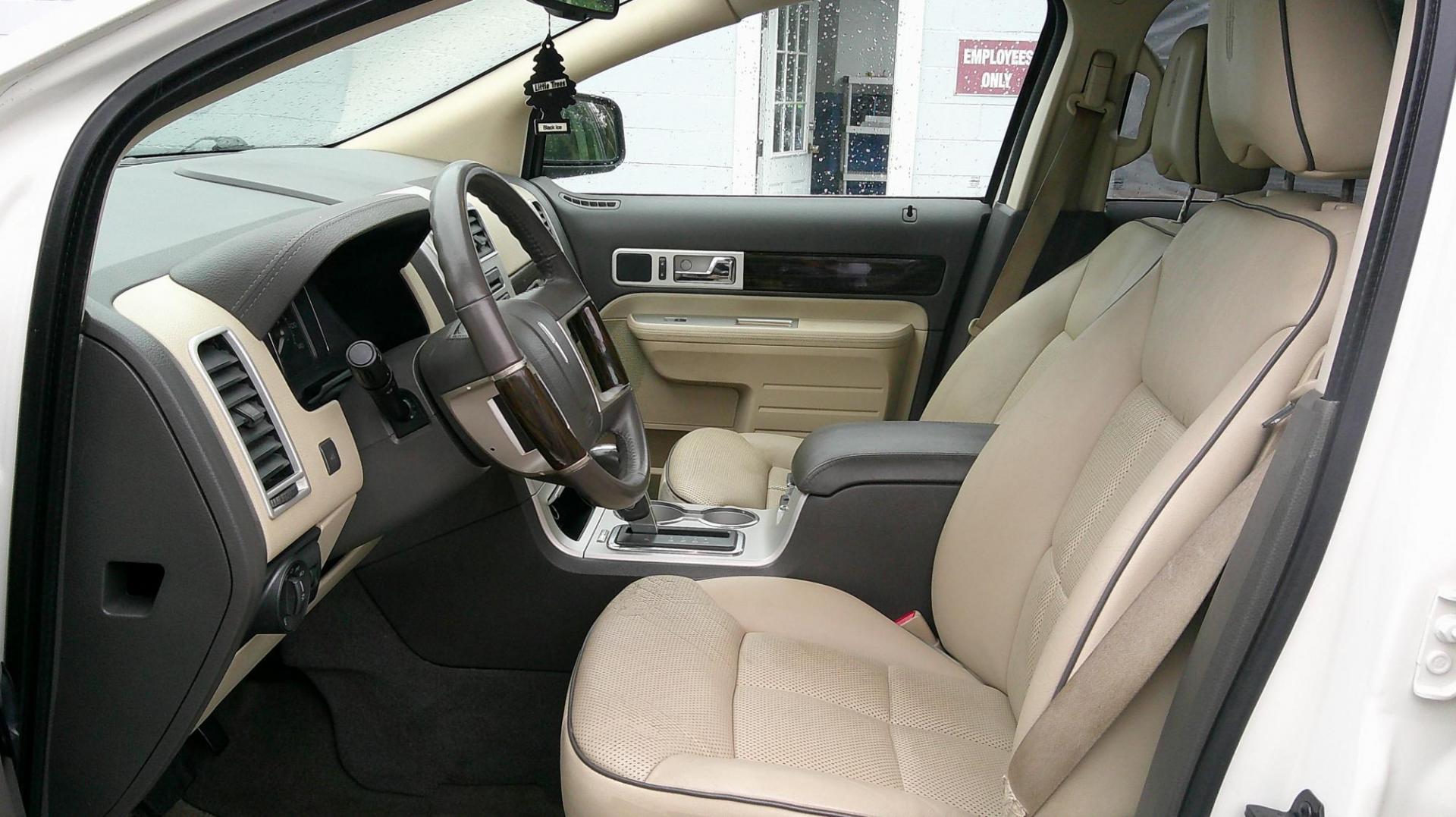 2008 WHITE Lincoln MKX AWD (2LMDU88C38B) with an 3.5L V6 DOHC 24V engine, 6-Speed Automatic Overdrive transmission, located at 540a Delsea Drive, Sewell, NJ, 08080, (987) 867-5309, 39.752560, -75.111206 - Photo#12