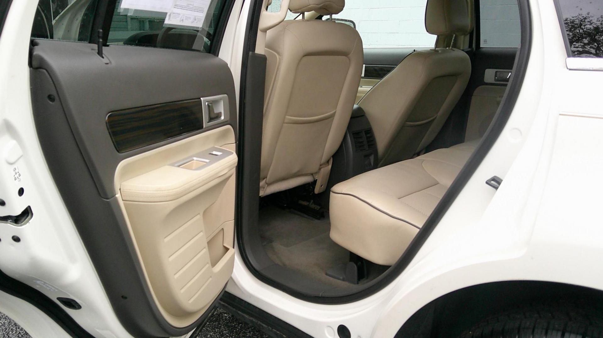 2008 WHITE Lincoln MKX AWD (2LMDU88C38B) with an 3.5L V6 DOHC 24V engine, 6-Speed Automatic Overdrive transmission, located at 540a Delsea Drive, Sewell, NJ, 08080, (987) 867-5309, 39.752560, -75.111206 - Photo#13