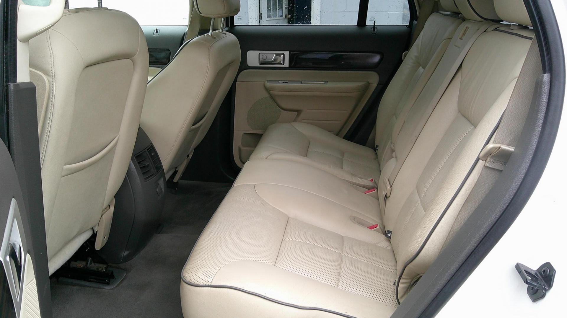 2008 WHITE Lincoln MKX AWD (2LMDU88C38B) with an 3.5L V6 DOHC 24V engine, 6-Speed Automatic Overdrive transmission, located at 540a Delsea Drive, Sewell, NJ, 08080, (987) 867-5309, 39.752560, -75.111206 - Photo#15