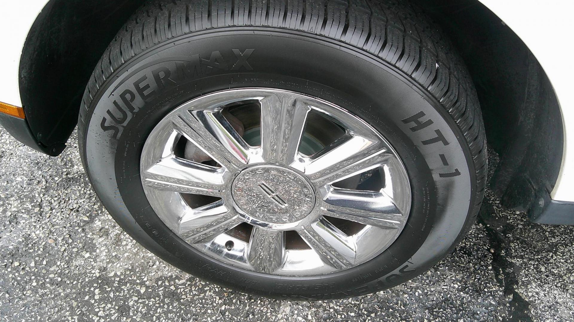 2008 WHITE Lincoln MKX AWD (2LMDU88C38B) with an 3.5L V6 DOHC 24V engine, 6-Speed Automatic Overdrive transmission, located at 540a Delsea Drive, Sewell, NJ, 08080, (987) 867-5309, 39.752560, -75.111206 - Photo#25