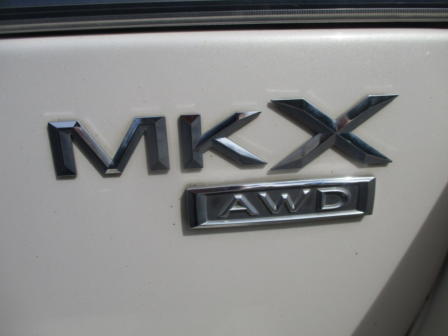2008 WHITE Lincoln MKX AWD (2LMDU88C38B) with an 3.5L V6 DOHC 24V engine, 6-Speed Automatic Overdrive transmission, located at 540a Delsea Drive, Sewell, NJ, 08080, (987) 867-5309, 39.752560, -75.111206- Photo#5