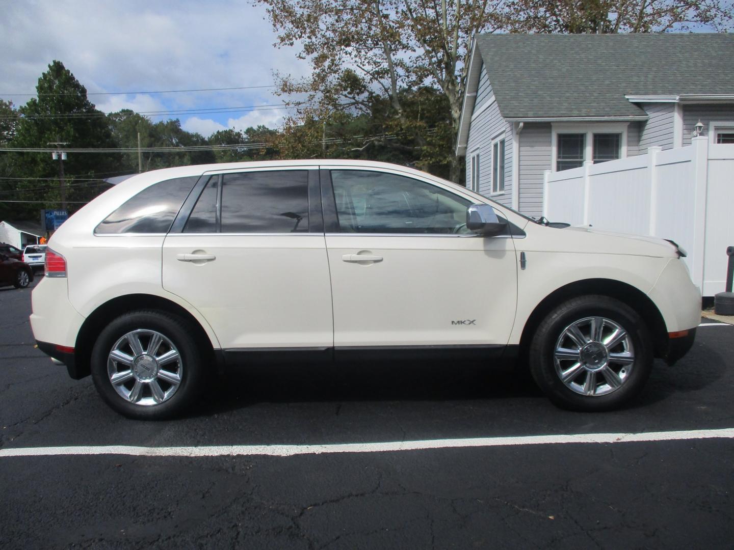 2008 WHITE Lincoln MKX AWD (2LMDU88C38B) with an 3.5L V6 DOHC 24V engine, 6-Speed Automatic Overdrive transmission, located at 540a Delsea Drive, Sewell, NJ, 08080, (987) 867-5309, 39.752560, -75.111206- Photo#7