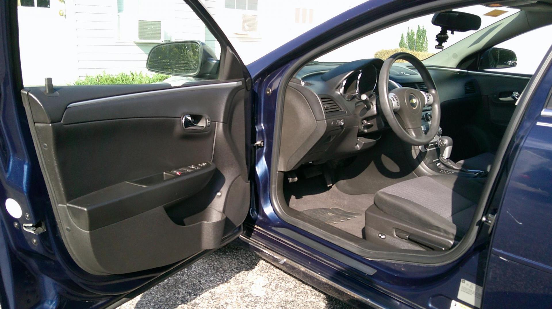 2011 BLUE Chevrolet Malibu 1LT (1G1ZC5E12BF) with an 2.4L L4 DOHC 16V engine, 4-Speed Automatic transmission, located at 540a Delsea Drive, Sewell, NJ, 08080, (987) 867-5309, 39.752560, -75.111206 - Photo#9