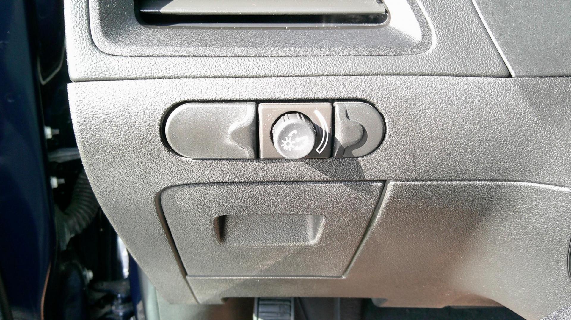 2011 BLUE Chevrolet Malibu 1LT (1G1ZC5E12BF) with an 2.4L L4 DOHC 16V engine, 4-Speed Automatic transmission, located at 540a Delsea Drive, Sewell, NJ, 08080, (987) 867-5309, 39.752560, -75.111206 - Photo#20