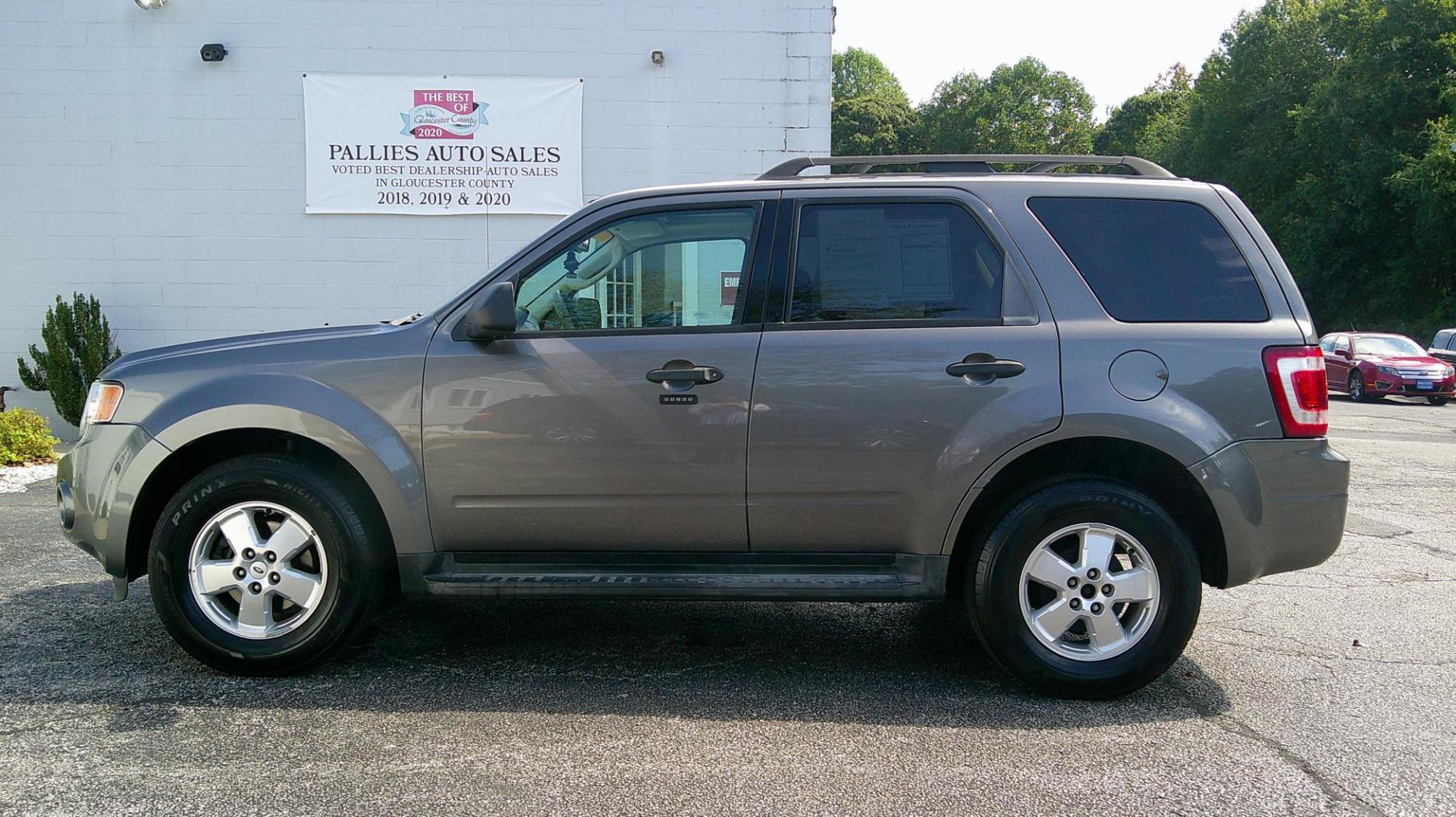 2009 GRAY Ford Escape XLT 4WD V6 (1FMCU93G39K) with an 3.0L V6 DOHC 24V engine, 4-Speed Automatic transmission, located at 540a Delsea Drive, Sewell, NJ, 08080, (987) 867-5309, 39.752560, -75.111206 - Photo#1