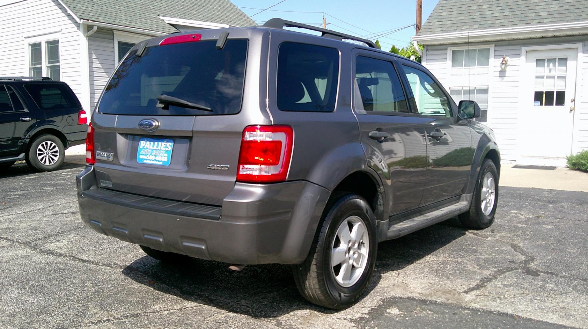 2009 GRAY Ford Escape XLT 4WD V6 (1FMCU93G39K) with an 3.0L V6 DOHC 24V engine, 4-Speed Automatic transmission, located at 540a Delsea Drive, Sewell, NJ, 08080, (987) 867-5309, 39.752560, -75.111206 - Photo#7