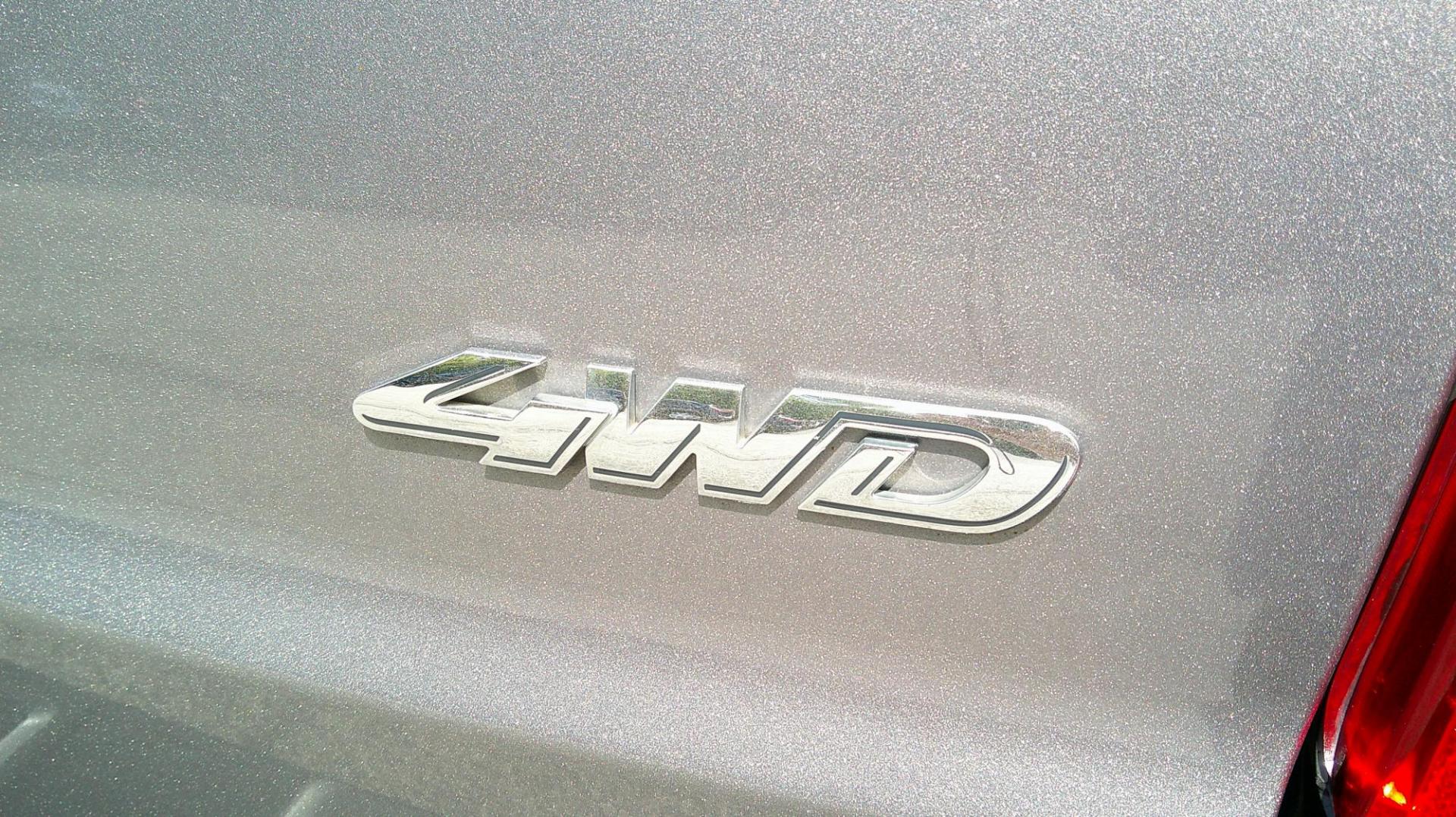 2009 GRAY Ford Escape XLT 4WD V6 (1FMCU93G39K) with an 3.0L V6 DOHC 24V engine, 4-Speed Automatic transmission, located at 540a Delsea Drive, Sewell, NJ, 08080, (987) 867-5309, 39.752560, -75.111206 - Photo#6