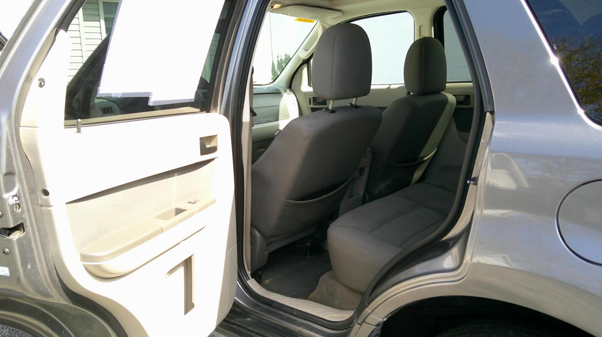 2009 GRAY Ford Escape XLT 4WD V6 (1FMCU93G39K) with an 3.0L V6 DOHC 24V engine, 4-Speed Automatic transmission, located at 540a Delsea Drive, Sewell, NJ, 08080, (987) 867-5309, 39.752560, -75.111206 - Photo#13