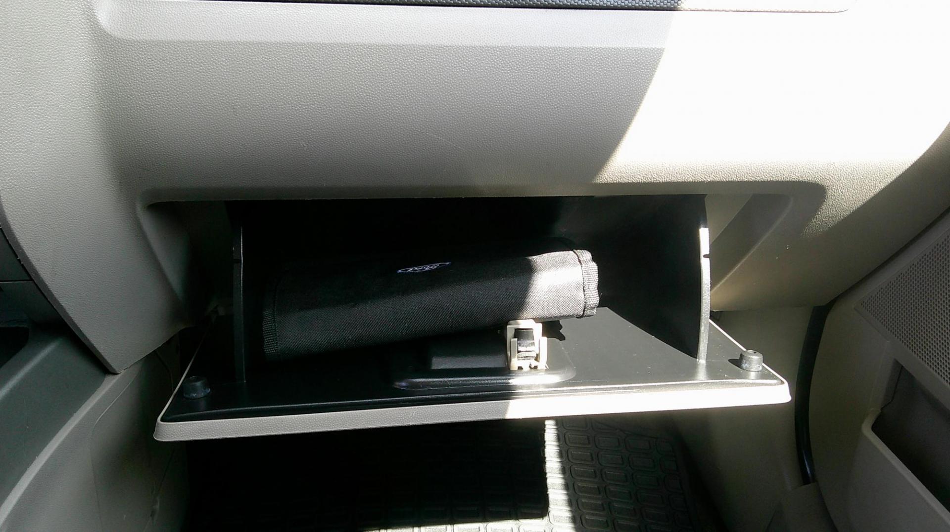 2009 GRAY Ford Escape XLT 4WD V6 (1FMCU93G39K) with an 3.0L V6 DOHC 24V engine, 4-Speed Automatic transmission, located at 540a Delsea Drive, Sewell, NJ, 08080, (987) 867-5309, 39.752560, -75.111206 - Photo#21