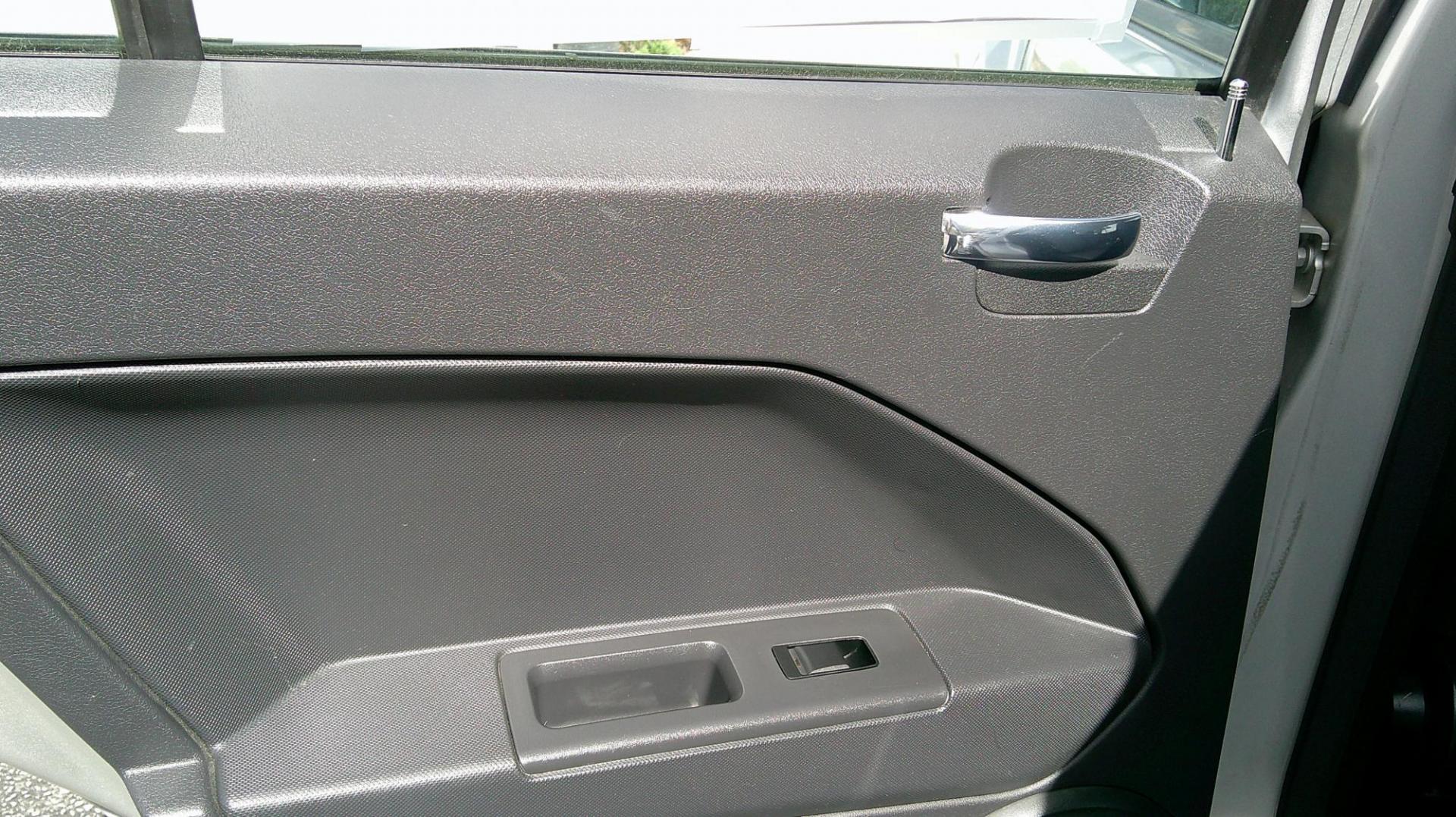 2008 SILVER Dodge Caliber SXT (1B3HB48B28D) with an 2.0L L4 DOHC 16V engine, located at 540a Delsea Drive, Sewell, NJ, 08080, (987) 867-5309, 39.752560, -75.111206 - Photo#14