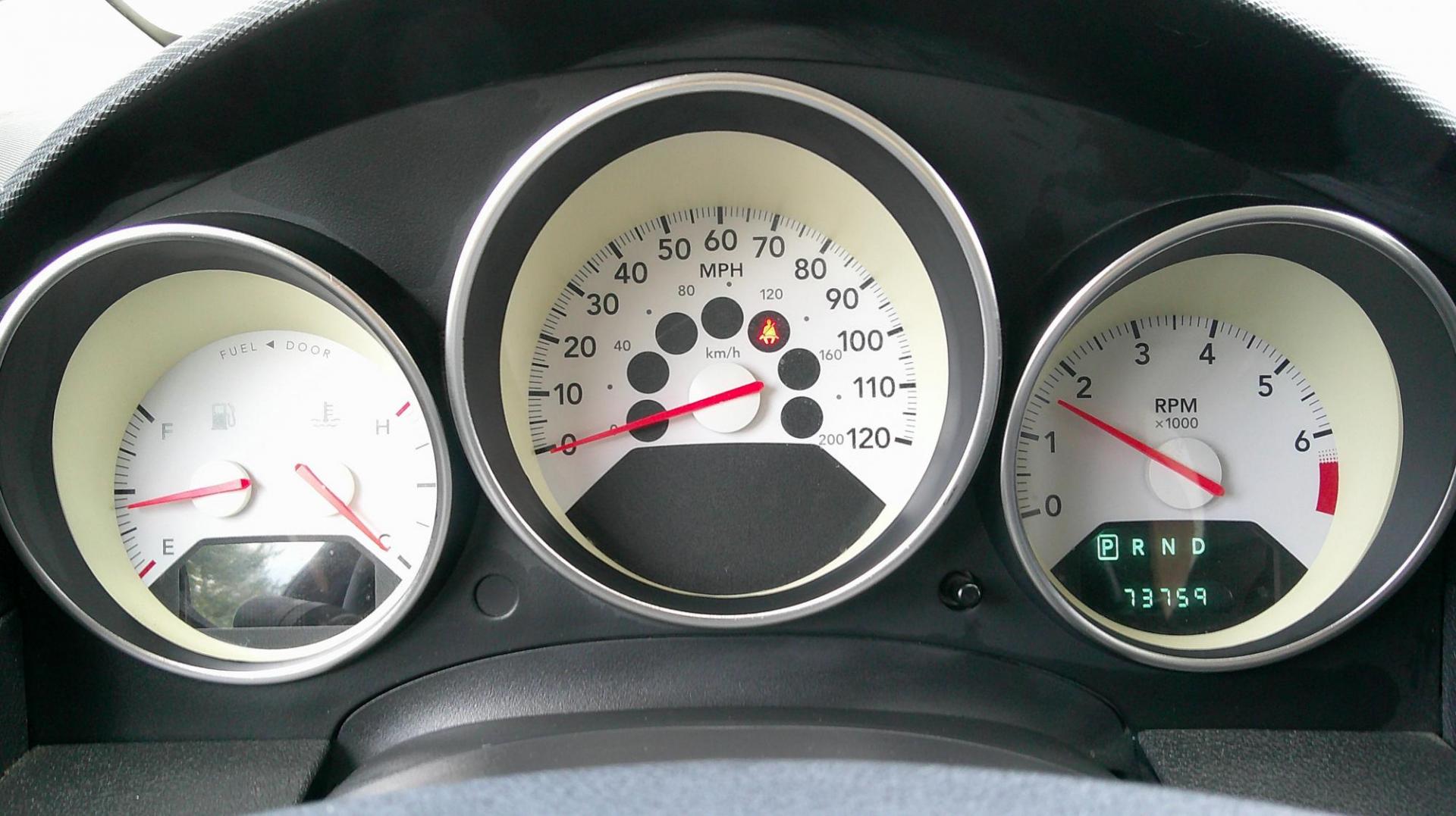 2008 SILVER Dodge Caliber SXT (1B3HB48B28D) with an 2.0L L4 DOHC 16V engine, located at 540a Delsea Drive, Sewell, NJ, 08080, (987) 867-5309, 39.752560, -75.111206 - Photo#17