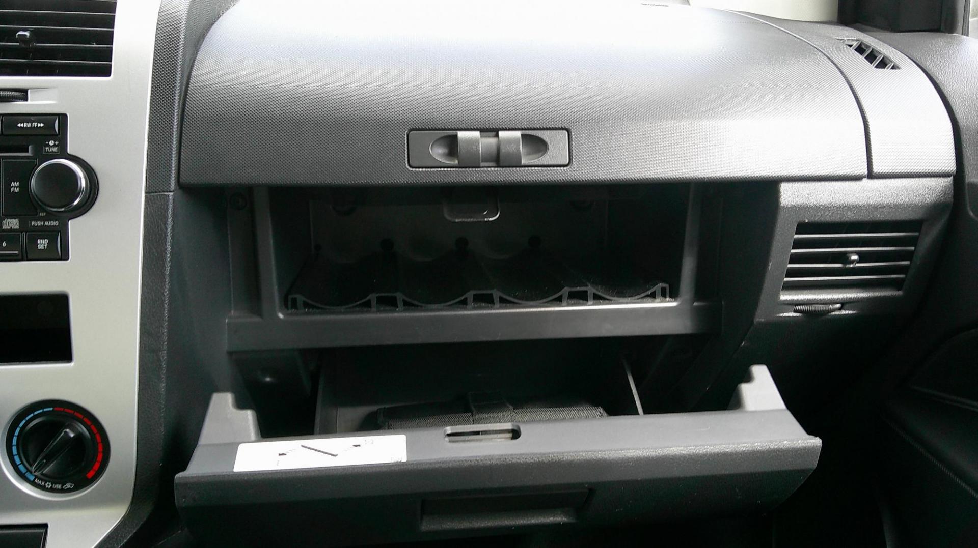 2008 SILVER Dodge Caliber SXT (1B3HB48B28D) with an 2.0L L4 DOHC 16V engine, located at 540a Delsea Drive, Sewell, NJ, 08080, (987) 867-5309, 39.752560, -75.111206 - Photo#22