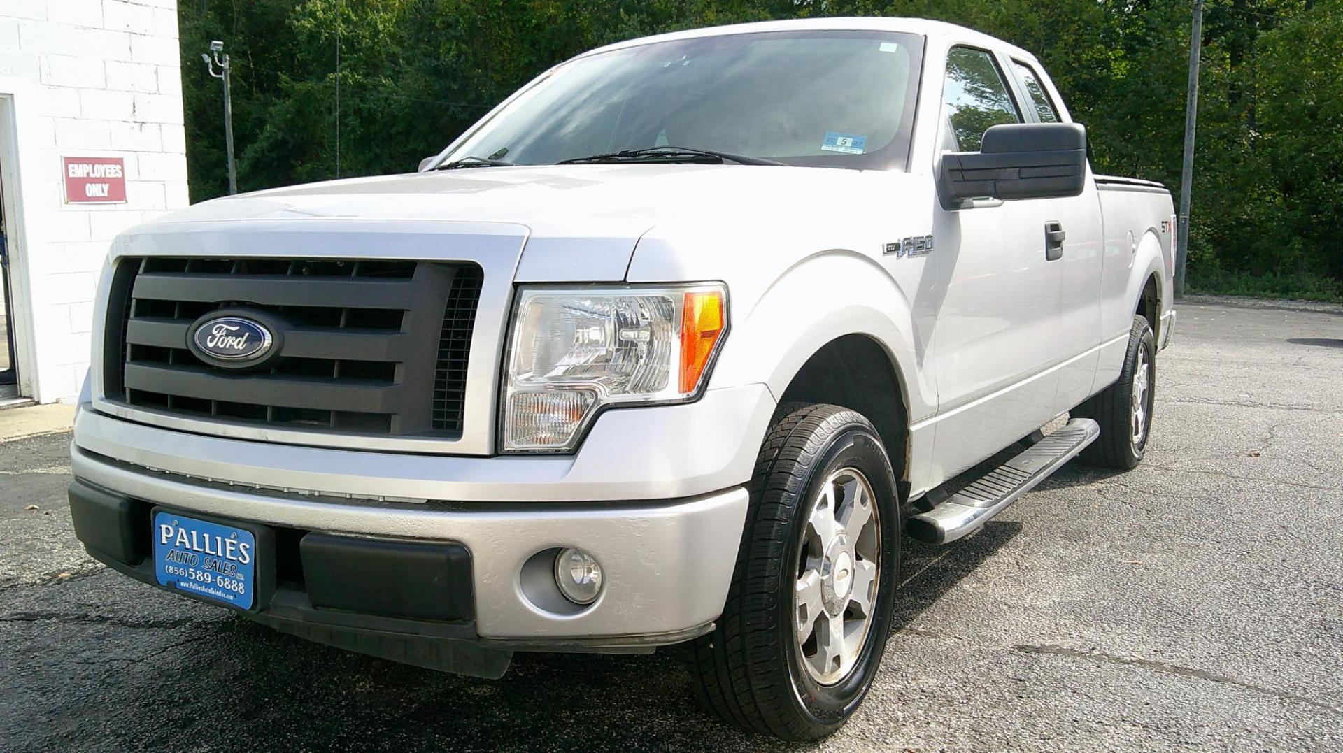 2010 SILVER Ford F-150 Lariat SuperCab 6.5-ft. Bed 2WD (1FTEX1CW1AF) with an 4.6L V8 SOHC 16V engine, 4-Speed Automatic transmission, located at 540a Delsea Drive, Sewell, NJ, 08080, (987) 867-5309, 39.752560, -75.111206 - Photo#1