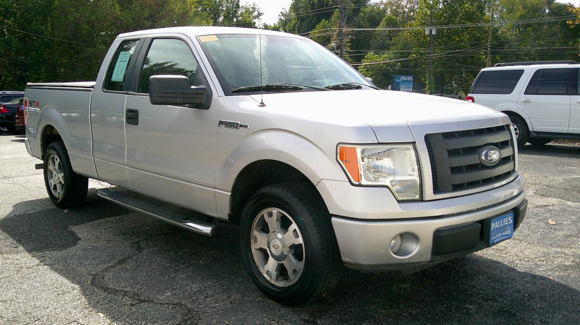 2010 SILVER Ford F-150 Lariat SuperCab 6.5-ft. Bed 2WD (1FTEX1CW1AF) with an 4.6L V8 SOHC 16V engine, 4-Speed Automatic transmission, located at 540a Delsea Drive, Sewell, NJ, 08080, (987) 867-5309, 39.752560, -75.111206 - Photo#7