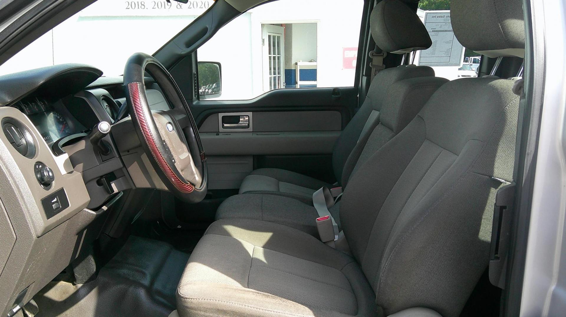 2010 SILVER Ford F-150 Lariat SuperCab 6.5-ft. Bed 2WD (1FTEX1CW1AF) with an 4.6L V8 SOHC 16V engine, 4-Speed Automatic transmission, located at 540a Delsea Drive, Sewell, NJ, 08080, (987) 867-5309, 39.752560, -75.111206 - Photo#11