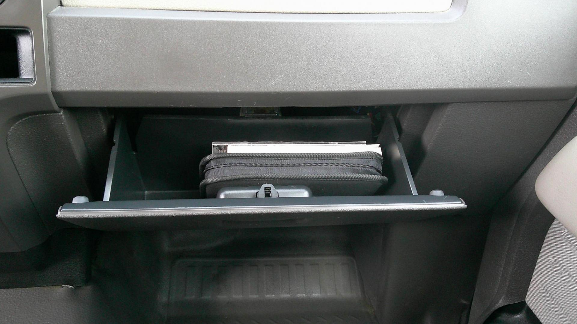 2010 SILVER Ford F-150 Lariat SuperCab 6.5-ft. Bed 2WD (1FTEX1CW1AF) with an 4.6L V8 SOHC 16V engine, 4-Speed Automatic transmission, located at 540a Delsea Drive, Sewell, NJ, 08080, (987) 867-5309, 39.752560, -75.111206 - Photo#19