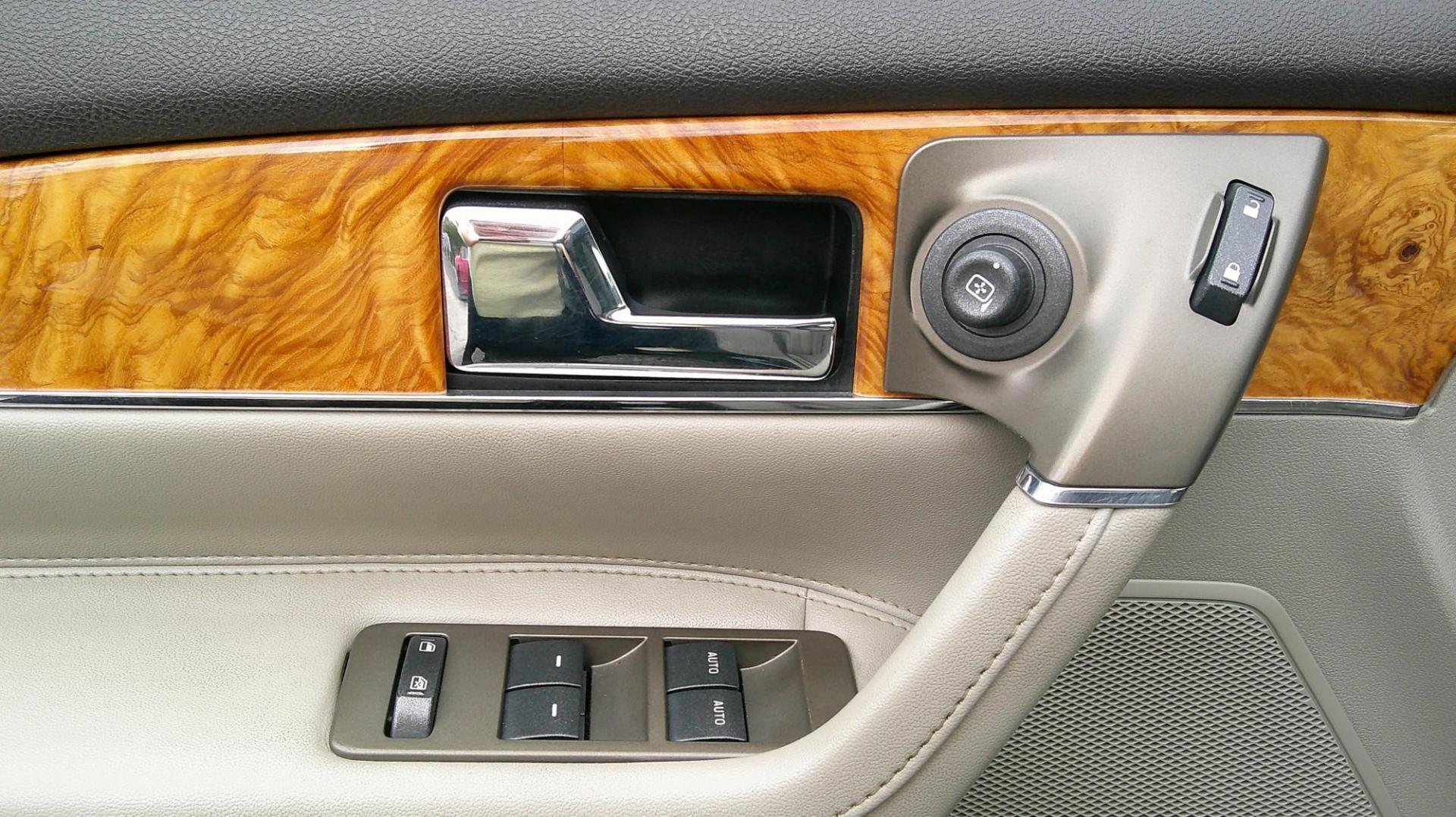 2013 BLACK Lincoln MKX AWD (2LMDJ8JK7DB) with an 3.7L V6 DOHC 24V engine, 6-Speed Automatic transmission, located at 540a Delsea Drive, Sewell, NJ, 08080, (987) 867-5309, 39.752560, -75.111206 - Photo#11