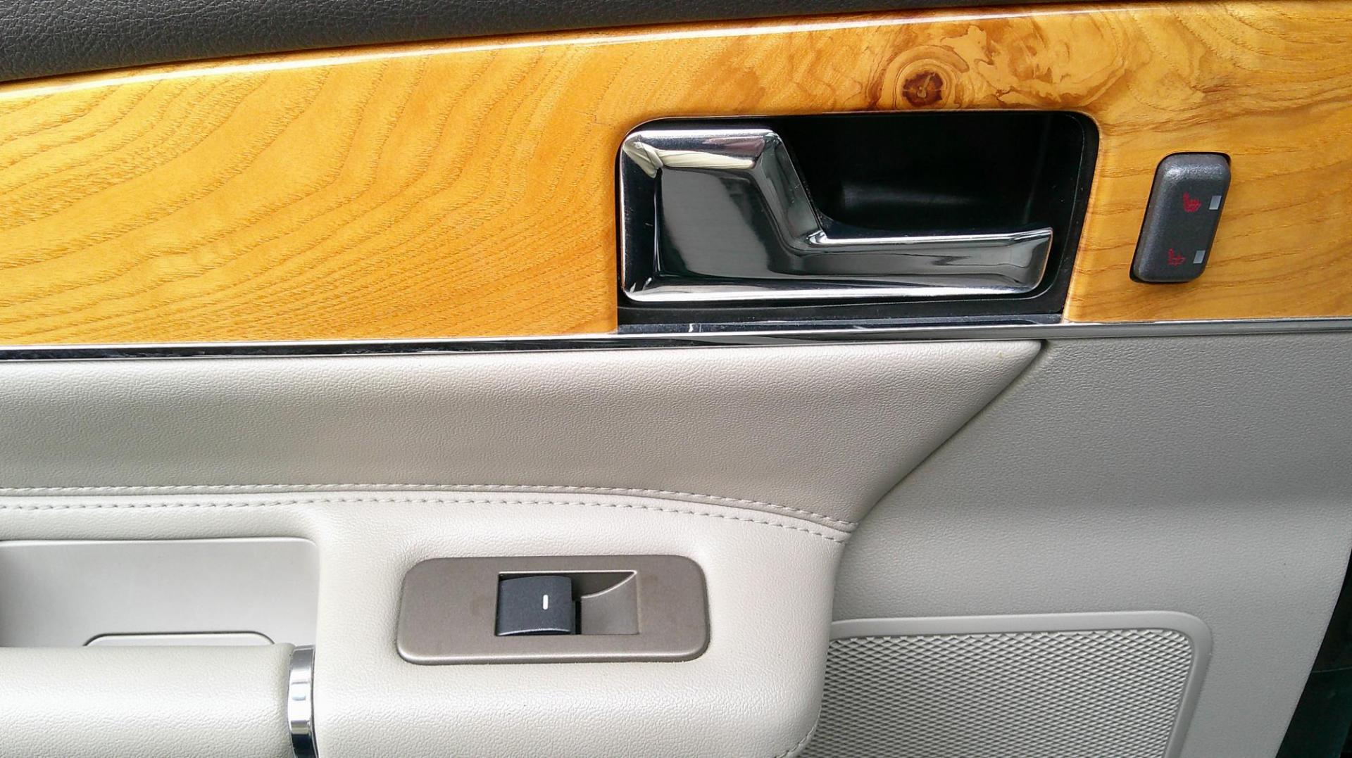 2013 BLACK Lincoln MKX AWD (2LMDJ8JK7DB) with an 3.7L V6 DOHC 24V engine, 6-Speed Automatic transmission, located at 540a Delsea Drive, Sewell, NJ, 08080, (987) 867-5309, 39.752560, -75.111206 - Photo#14