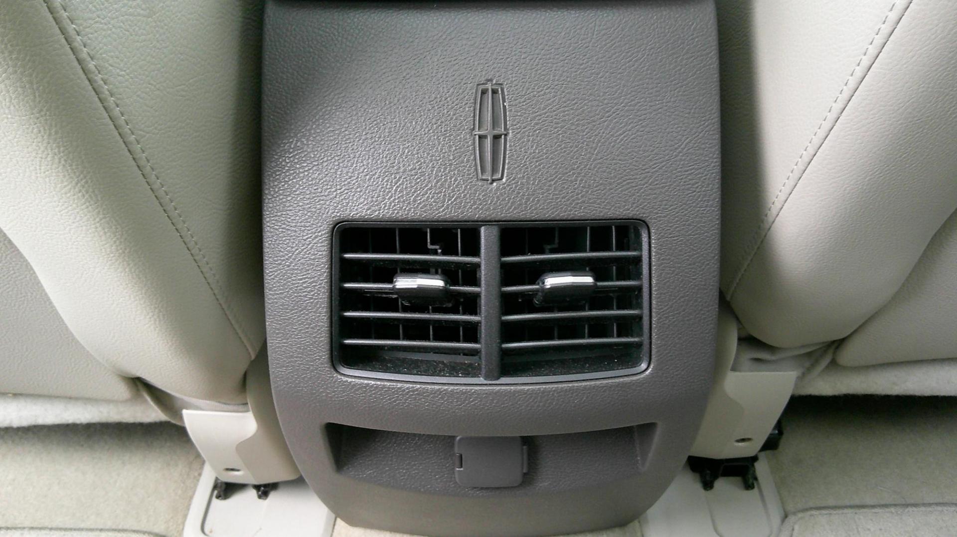 2013 BLACK Lincoln MKX AWD (2LMDJ8JK7DB) with an 3.7L V6 DOHC 24V engine, 6-Speed Automatic transmission, located at 540a Delsea Drive, Sewell, NJ, 08080, (987) 867-5309, 39.752560, -75.111206 - Photo#24