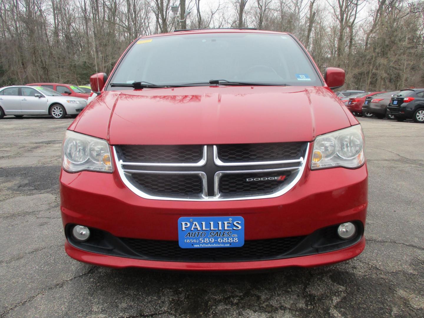 2014 RED Dodge Grand Caravan SXT (2C4RDGCG9ER) with an 3.6L V6 DOHC 24V engine, 6-Speed Automatic transmission, located at 540a Delsea Drive, Sewell, NJ, 08080, (987) 867-5309, 39.752560, -75.111206 - Photo#9