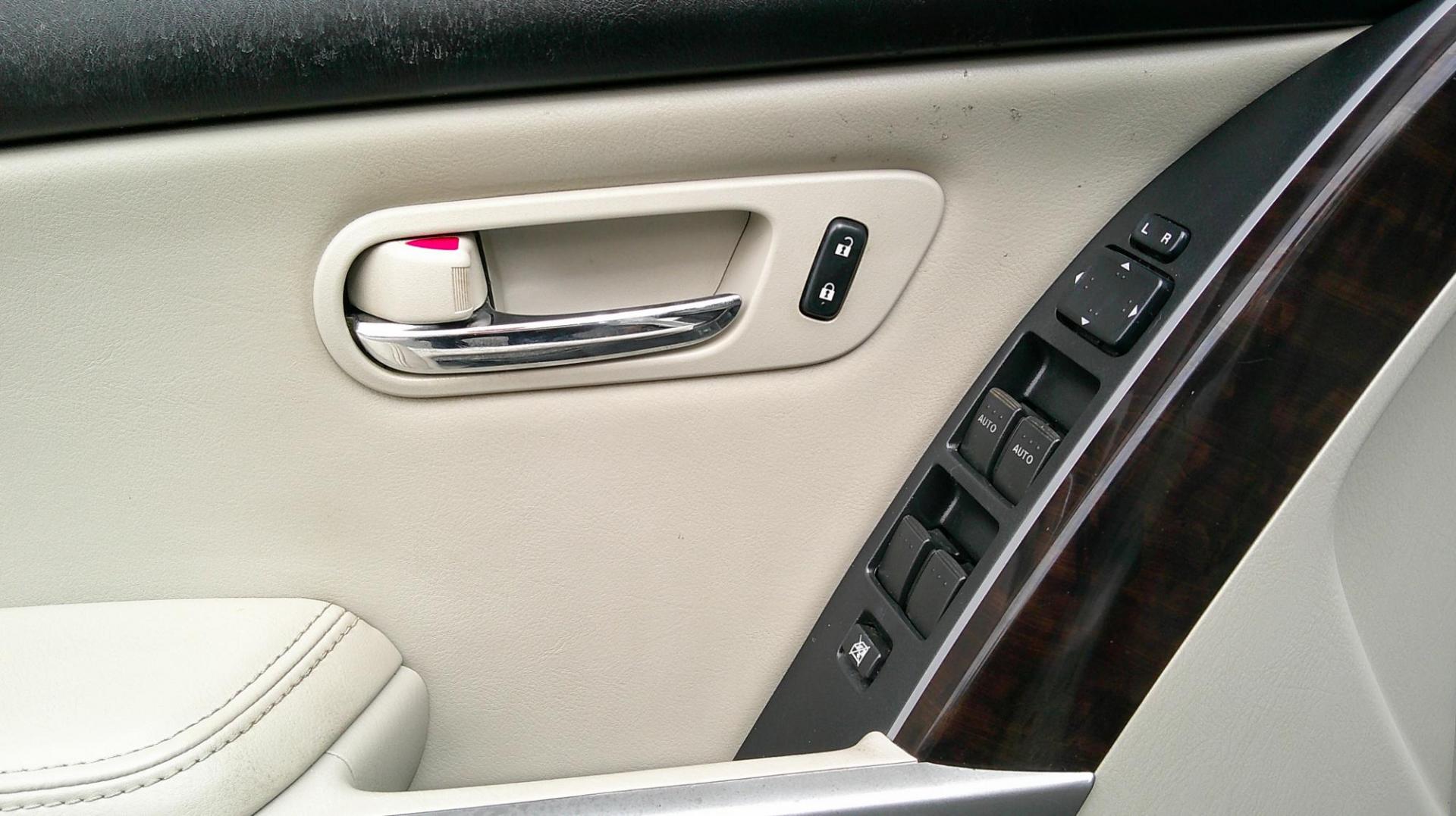 2010 WHITE Mazda CX-9 Grand Touring AWD (JM3TB3MV2A0) with an 3.7L V6 DOHC 24V engine, 6-Speed Automatic transmission, located at 540a Delsea Drive, Sewell, NJ, 08080, (987) 867-5309, 39.752560, -75.111206 - Photo#11