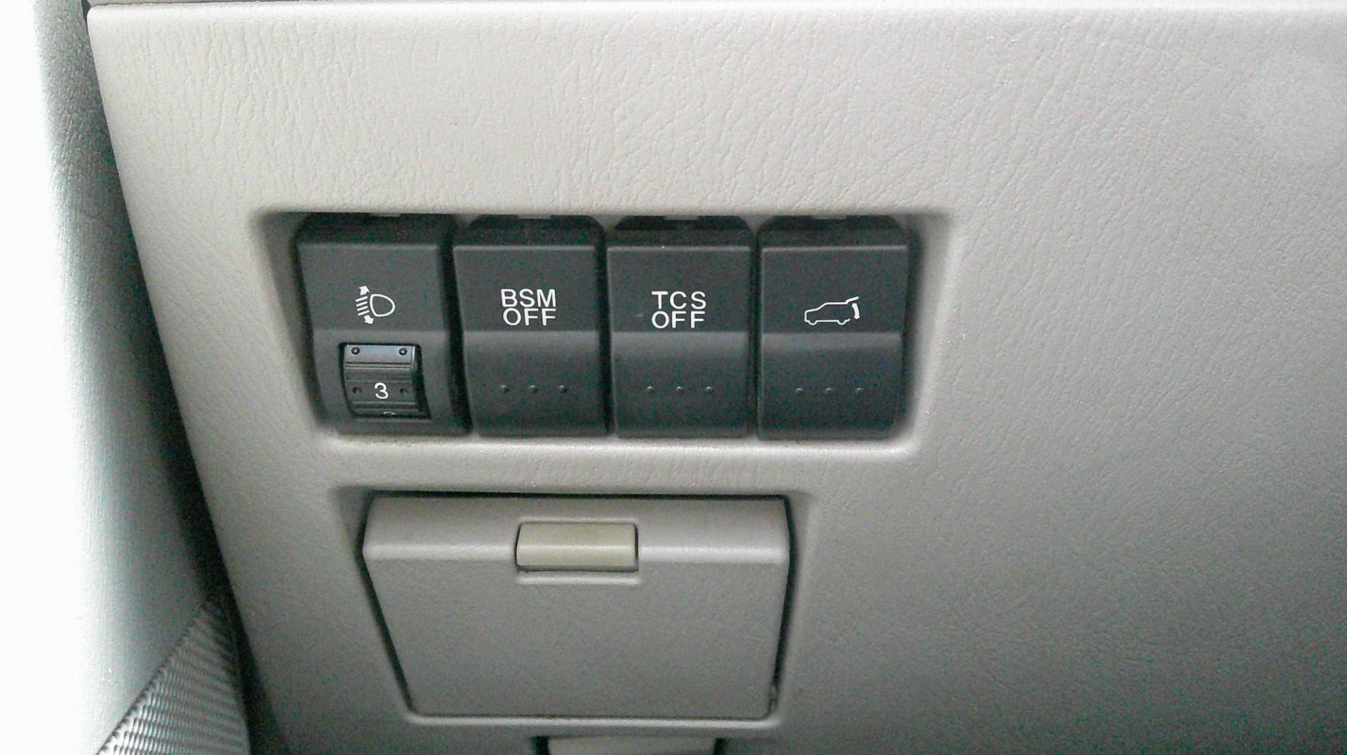 2010 WHITE Mazda CX-9 Grand Touring AWD (JM3TB3MV2A0) with an 3.7L V6 DOHC 24V engine, 6-Speed Automatic transmission, located at 540a Delsea Drive, Sewell, NJ, 08080, (987) 867-5309, 39.752560, -75.111206 - Photo#20