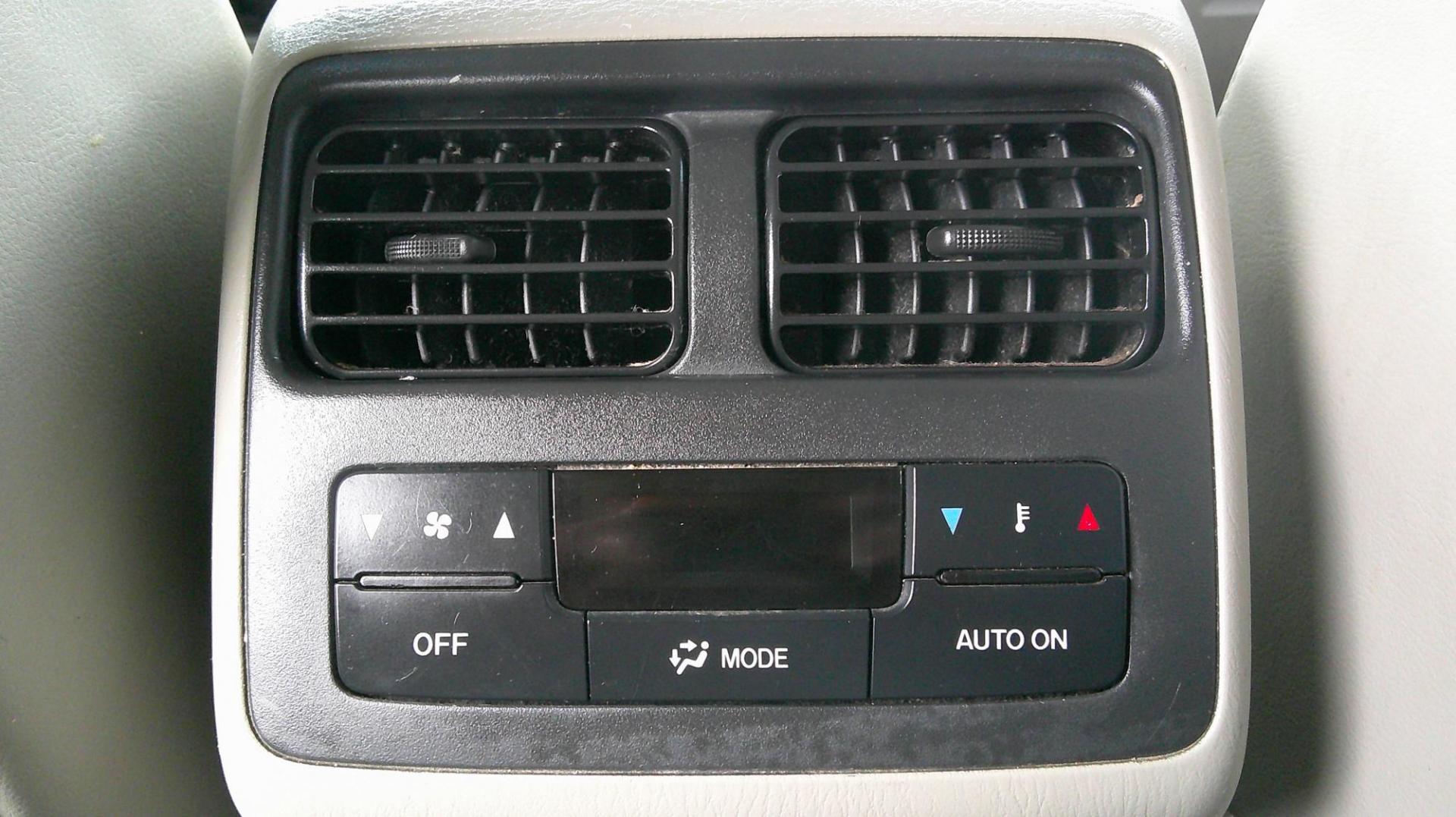 2010 WHITE Mazda CX-9 Grand Touring AWD (JM3TB3MV2A0) with an 3.7L V6 DOHC 24V engine, 6-Speed Automatic transmission, located at 540a Delsea Drive, Sewell, NJ, 08080, (987) 867-5309, 39.752560, -75.111206 - Photo#24