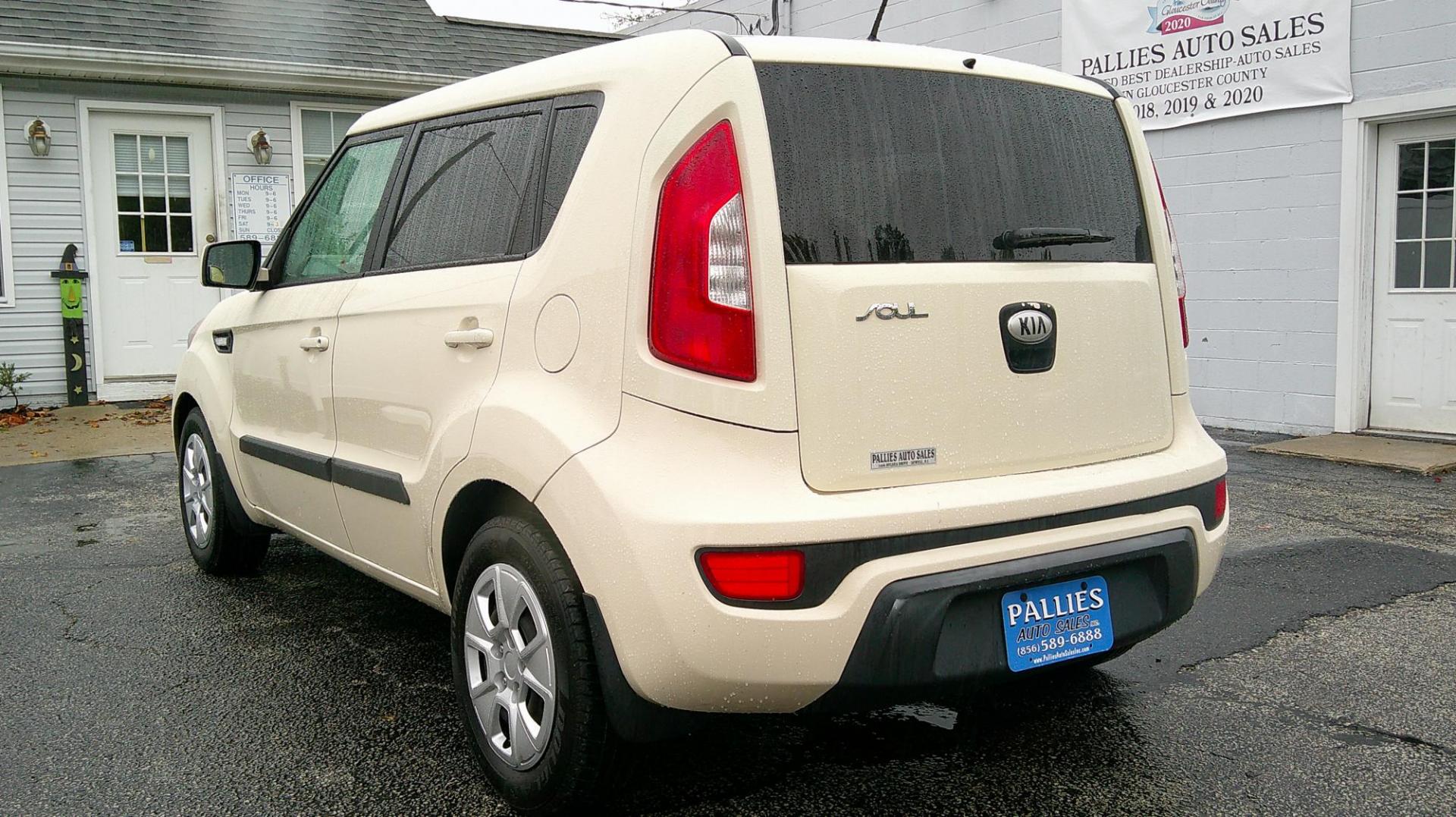 2013 WHITE Kia Soul Base (KNDJT2A55D7) with an 1.6L L4 DOHC 16V engine, 5-Speed Manual transmission, located at 540a Delsea Drive, Sewell, NJ, 08080, (987) 867-5309, 39.752560, -75.111206 - Photo#2