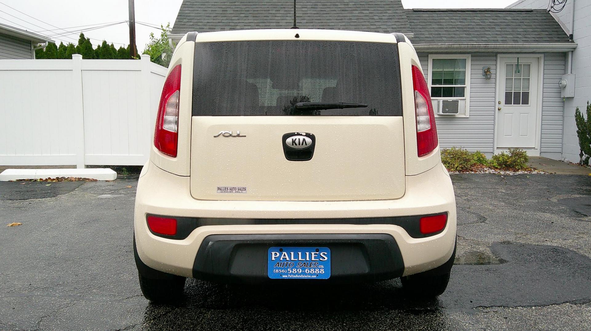 2013 WHITE Kia Soul Base (KNDJT2A55D7) with an 1.6L L4 DOHC 16V engine, 5-Speed Manual transmission, located at 540a Delsea Drive, Sewell, NJ, 08080, (987) 867-5309, 39.752560, -75.111206 - Photo#3