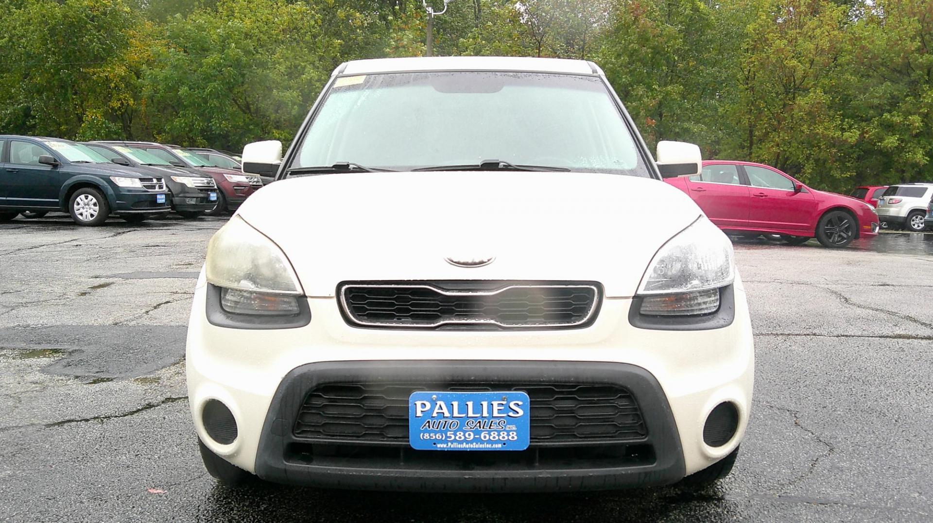 2013 WHITE Kia Soul Base (KNDJT2A55D7) with an 1.6L L4 DOHC 16V engine, 5-Speed Manual transmission, located at 540a Delsea Drive, Sewell, NJ, 08080, (987) 867-5309, 39.752560, -75.111206 - Photo#8