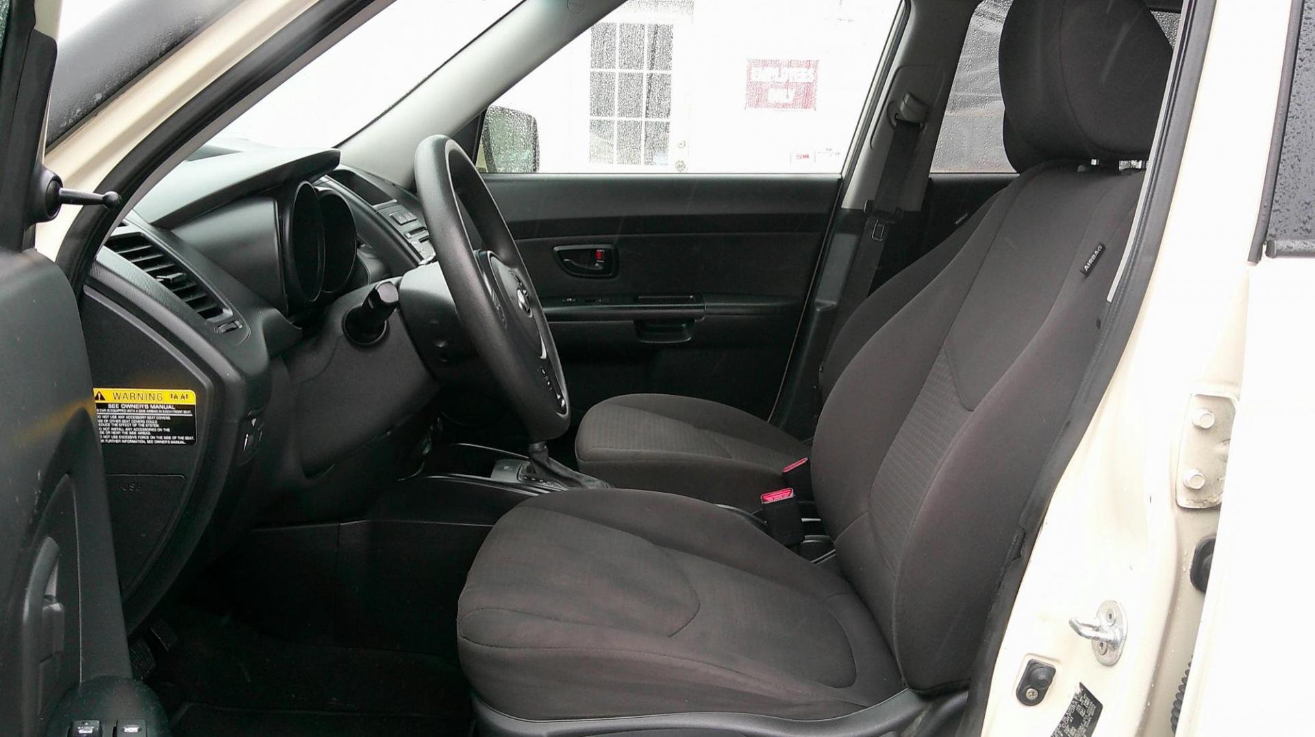 2013 WHITE Kia Soul Base (KNDJT2A55D7) with an 1.6L L4 DOHC 16V engine, 5-Speed Manual transmission, located at 540a Delsea Drive, Sewell, NJ, 08080, (987) 867-5309, 39.752560, -75.111206 - Photo#11