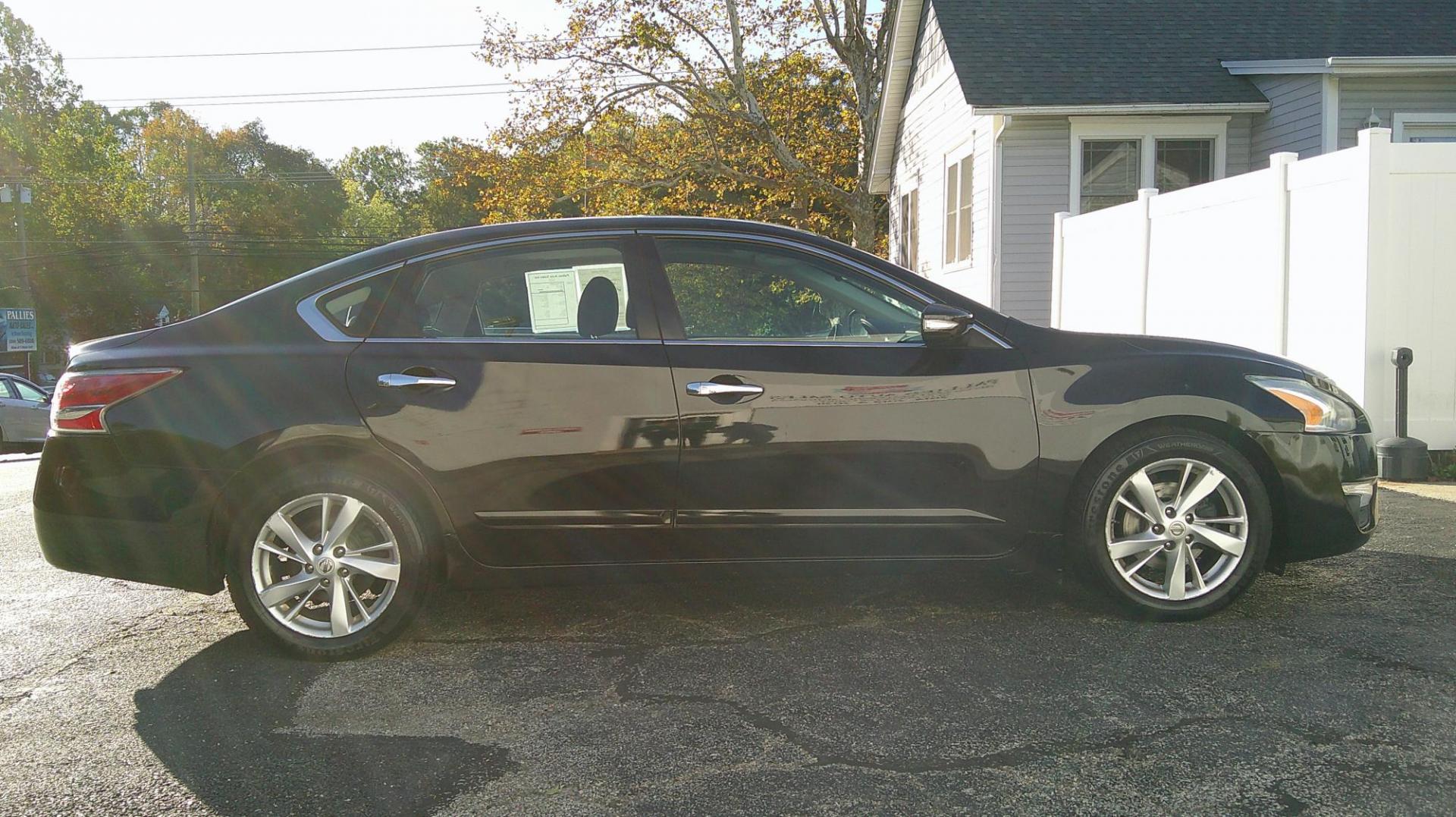2015 BLACK Nissan Altima 2.5 S (1N4AL3AP3FC) with an 2.5L L4 DOHC 16V engine, Continuously Variable Transmission transmission, located at 540a Delsea Drive, Sewell, NJ, 08080, (987) 867-5309, 39.752560, -75.111206 - Photo#7
