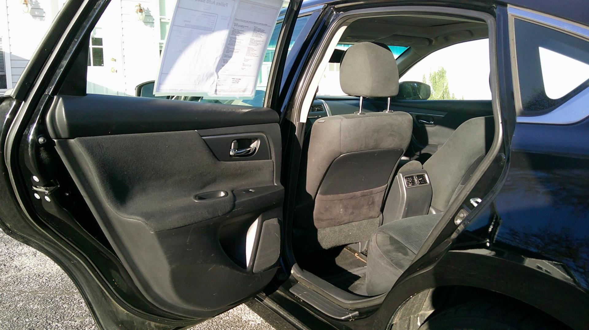 2015 BLACK Nissan Altima 2.5 S (1N4AL3AP3FC) with an 2.5L L4 DOHC 16V engine, Continuously Variable Transmission transmission, located at 540a Delsea Drive, Sewell, NJ, 08080, (987) 867-5309, 39.752560, -75.111206 - Photo#13