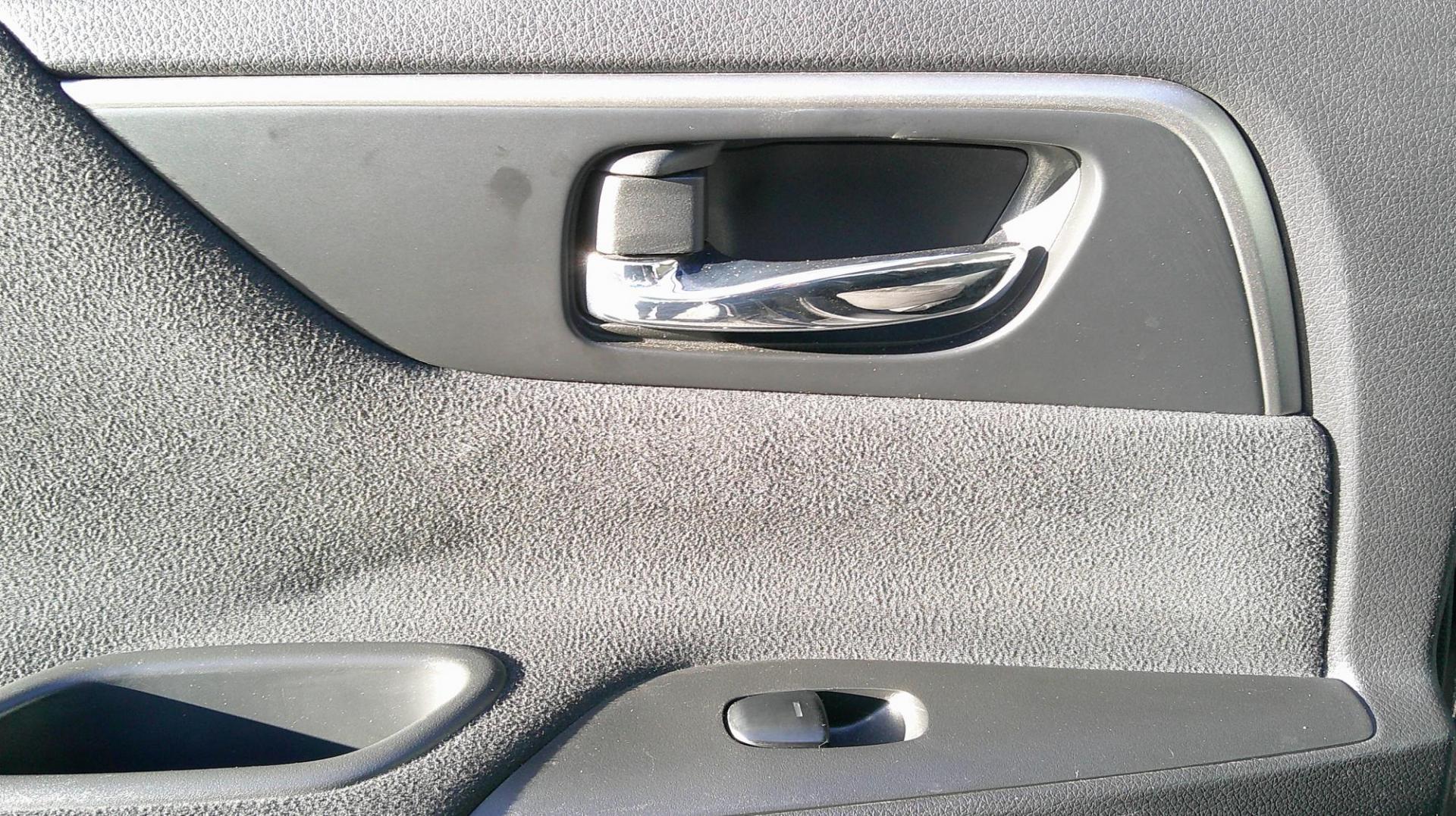 2015 BLACK Nissan Altima 2.5 S (1N4AL3AP3FC) with an 2.5L L4 DOHC 16V engine, Continuously Variable Transmission transmission, located at 540a Delsea Drive, Sewell, NJ, 08080, (987) 867-5309, 39.752560, -75.111206 - Photo#14