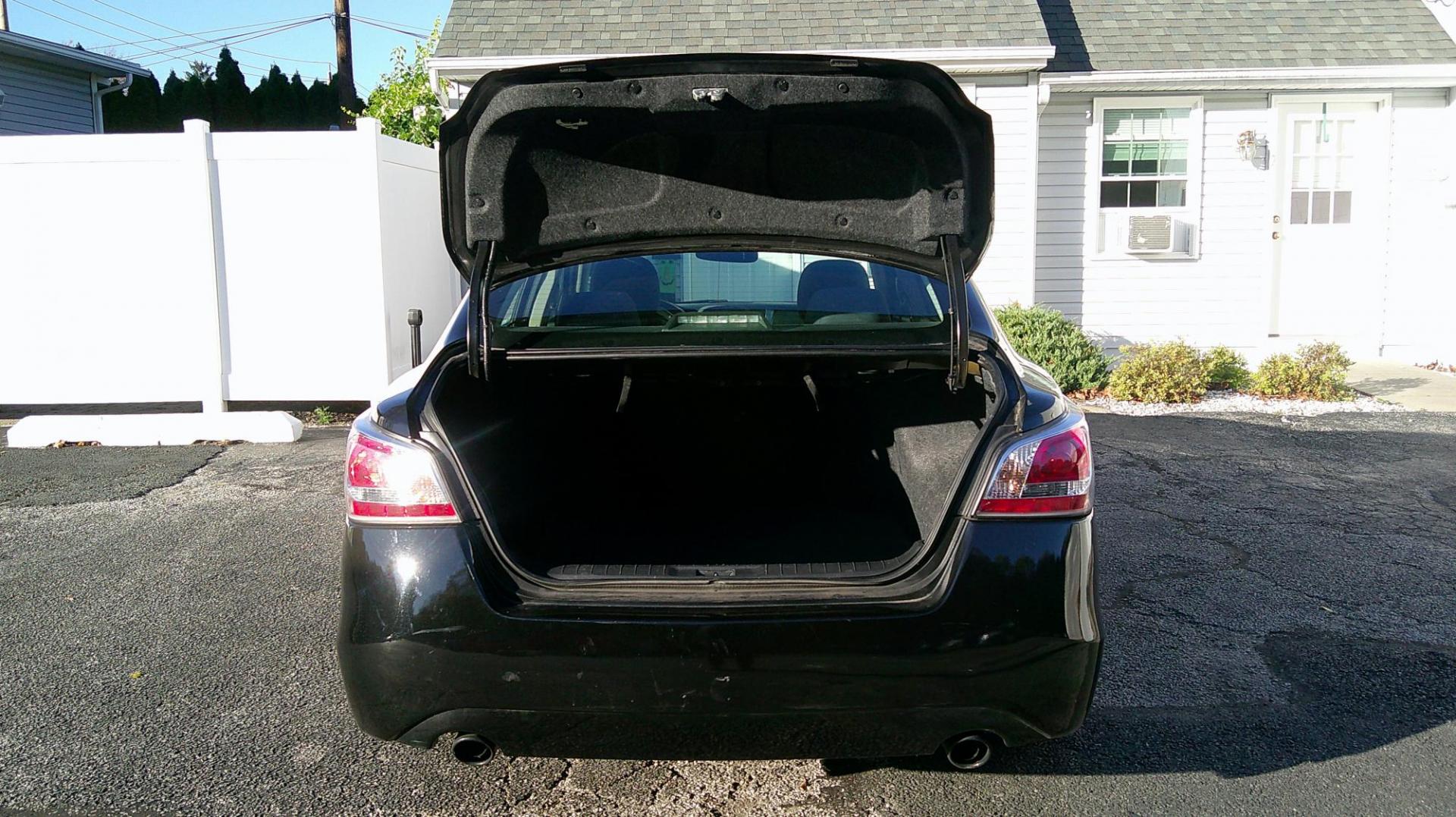 2015 BLACK Nissan Altima 2.5 S (1N4AL3AP3FC) with an 2.5L L4 DOHC 16V engine, Continuously Variable Transmission transmission, located at 540a Delsea Drive, Sewell, NJ, 08080, (987) 867-5309, 39.752560, -75.111206 - Photo#24