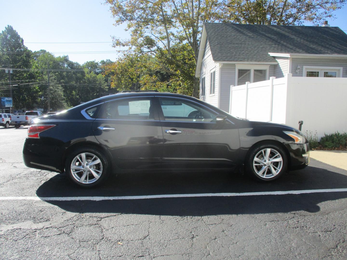 2015 BLACK Nissan Altima 2.5 S (1N4AL3AP3FC) with an 2.5L L4 DOHC 16V engine, Continuously Variable Transmission transmission, located at 540a Delsea Drive, Sewell, NJ, 08080, (987) 867-5309, 39.752560, -75.111206- Photo#8