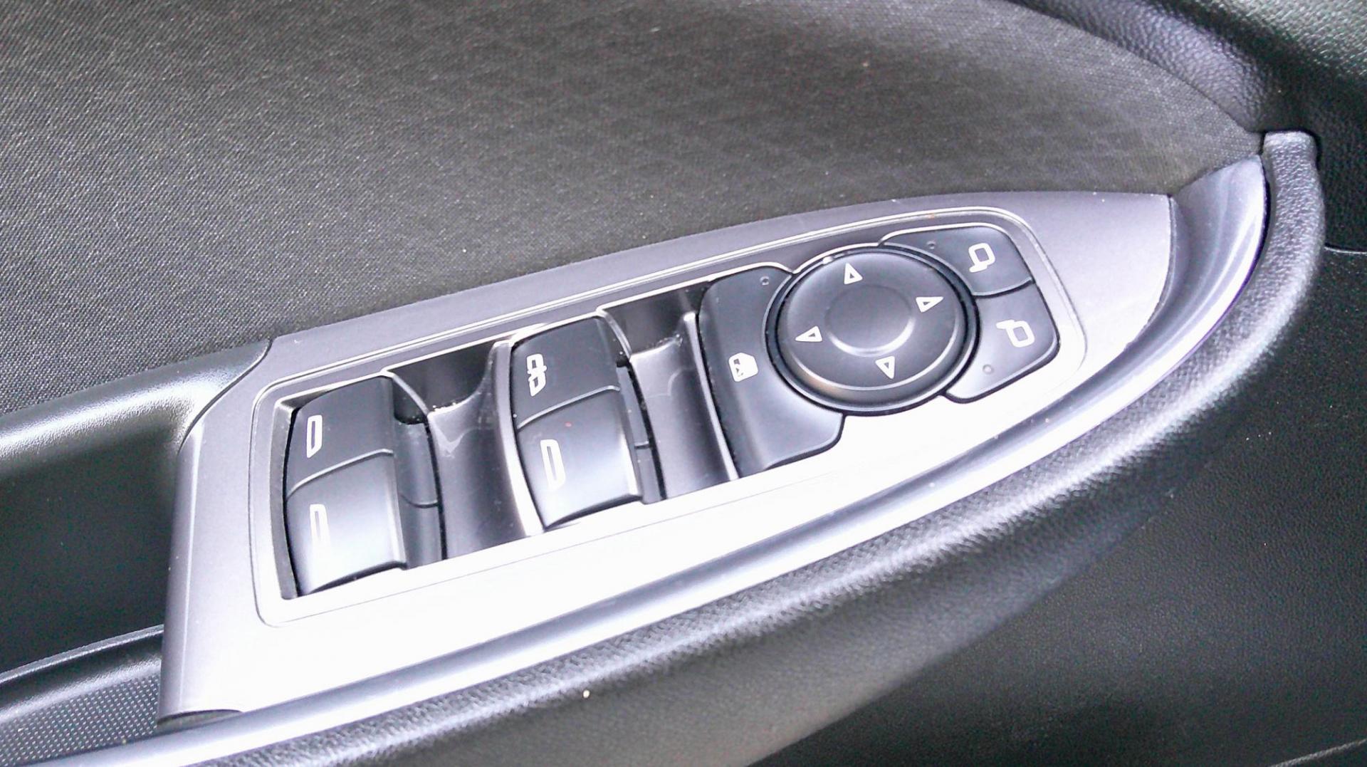 2019 SILVER Chevrolet Malibu LT (1G1ZD5ST8KF) with an 1.5L L4 DOHC 16V engine, 6A transmission, located at 540a Delsea Drive, Sewell, NJ, 08080, (987) 867-5309, 39.752560, -75.111206 - Photo#12